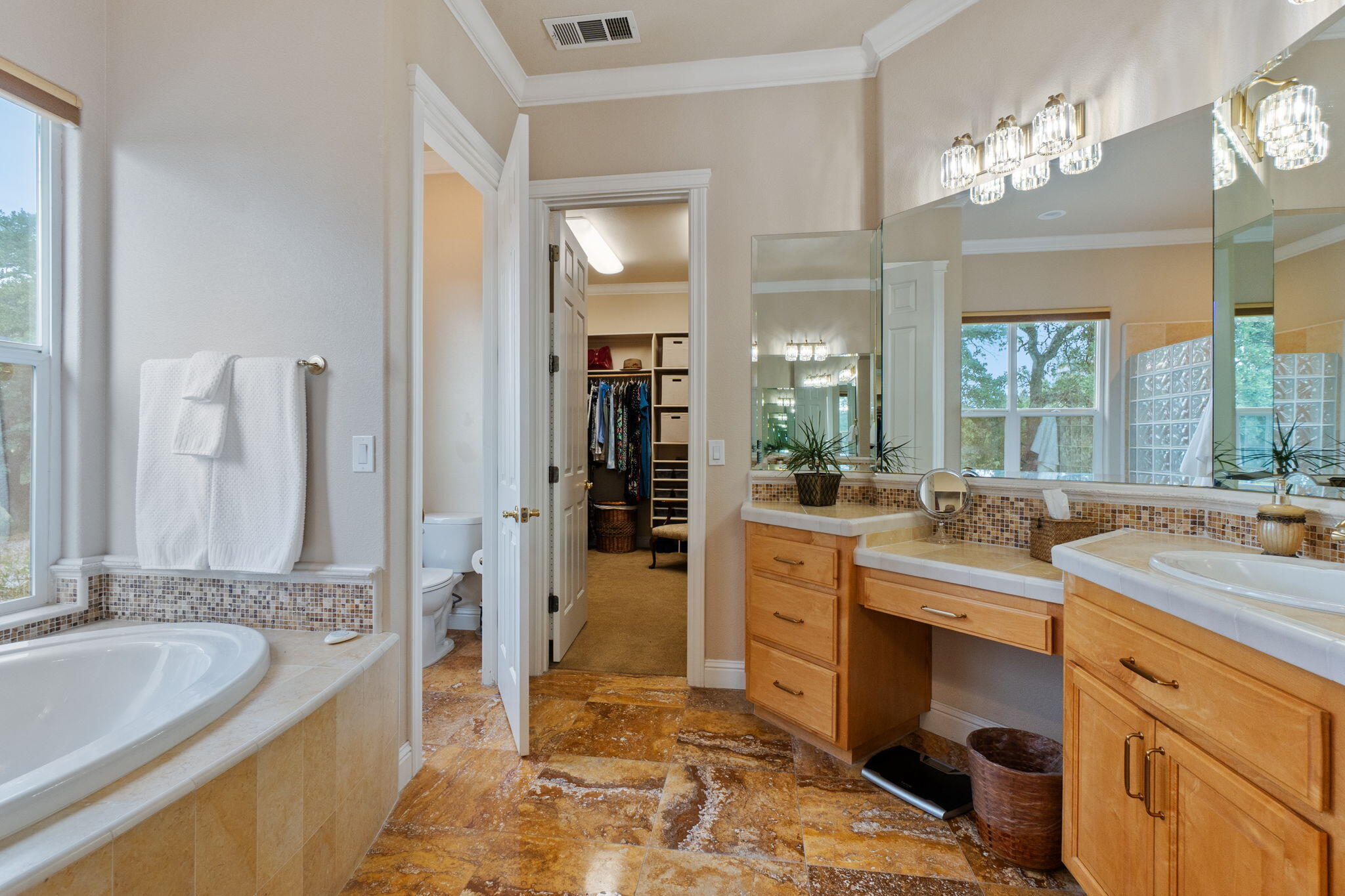 21992 Los Altos Drive