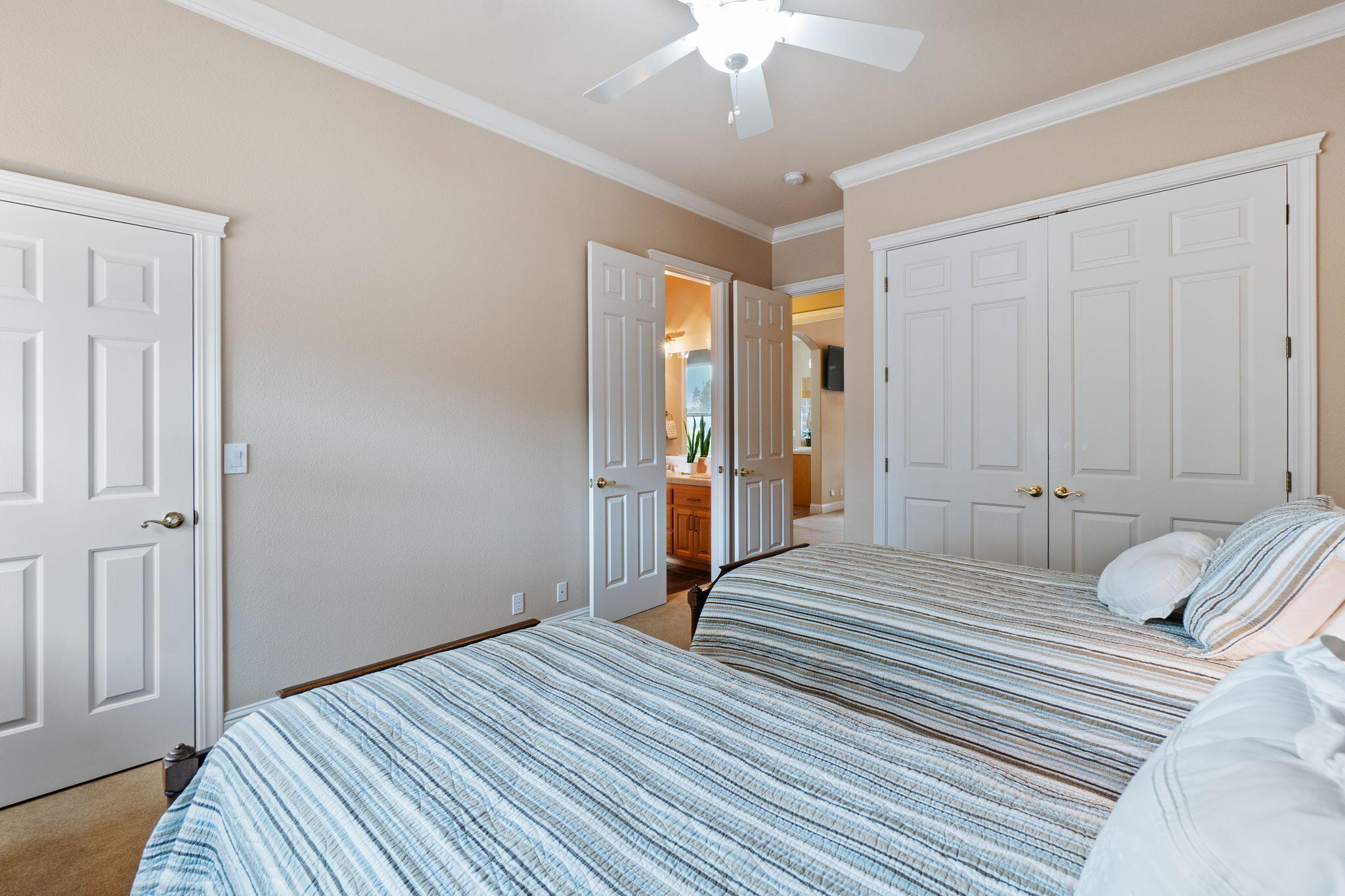 21992 Los Altos Drive