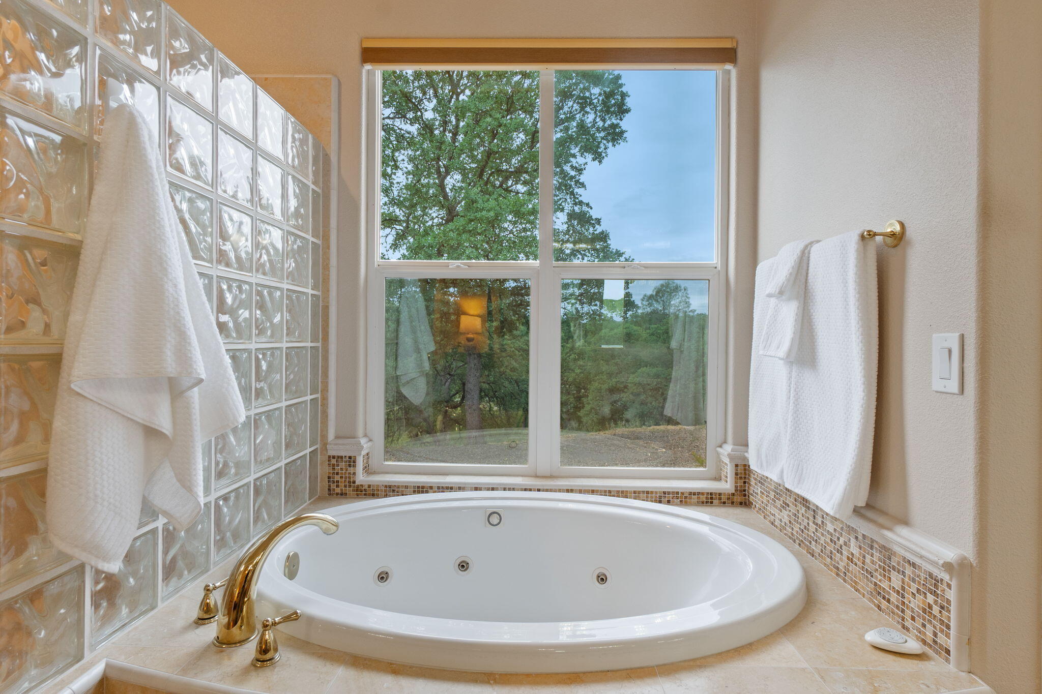 21992 Los Altos Drive