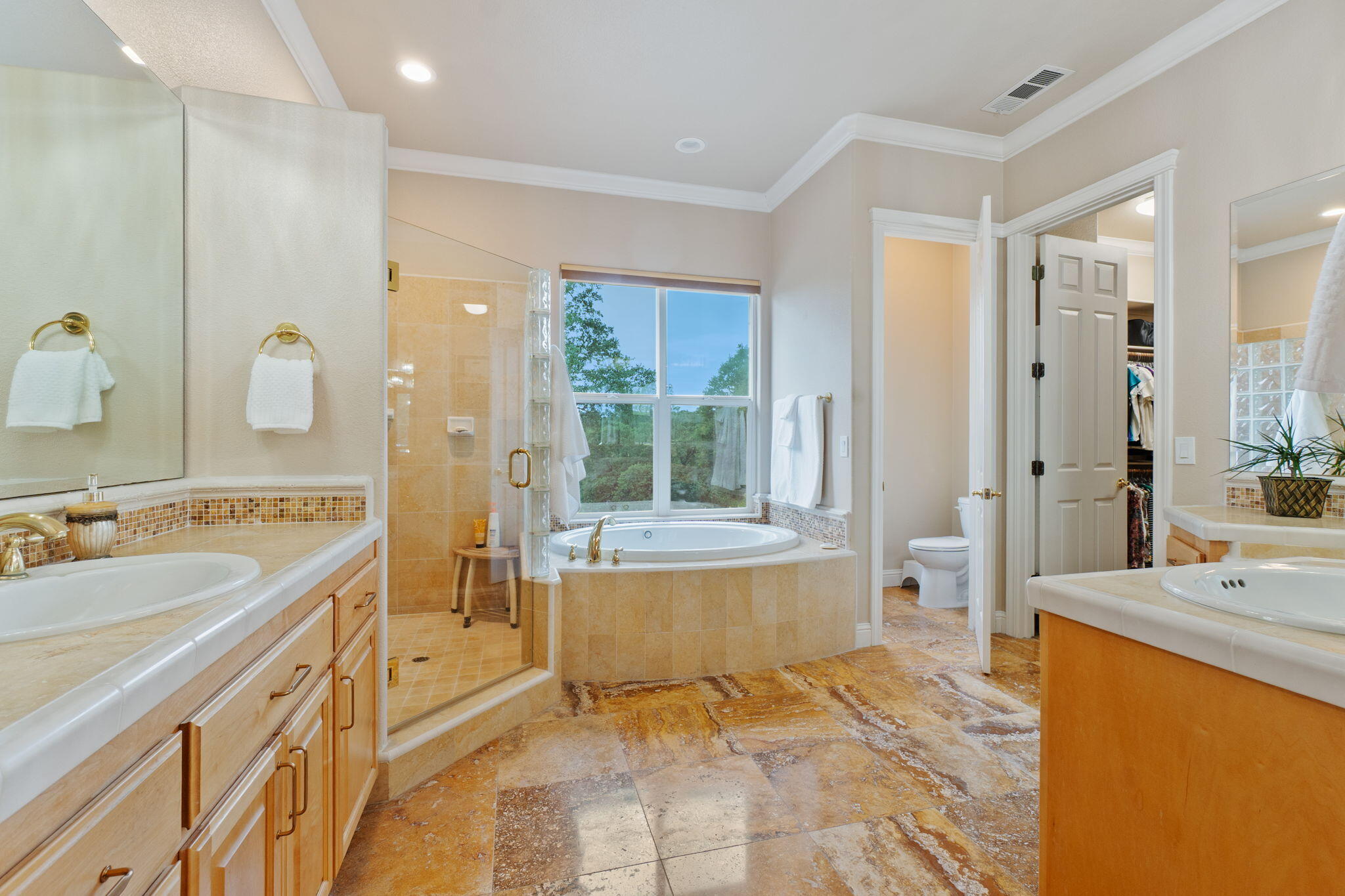 21992 Los Altos Drive