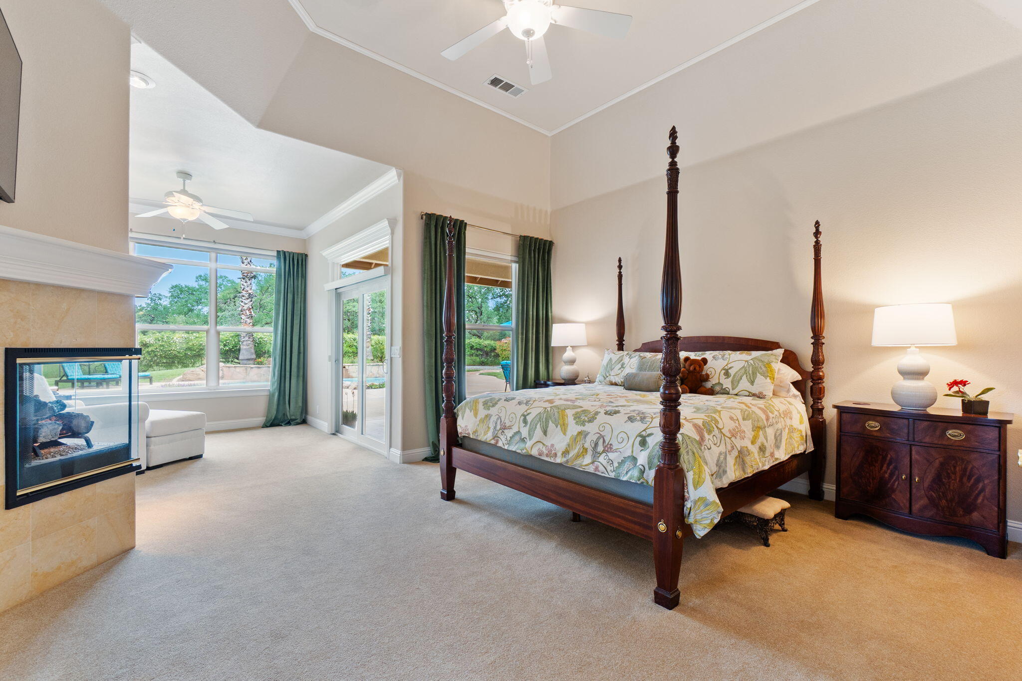 21992 Los Altos Drive