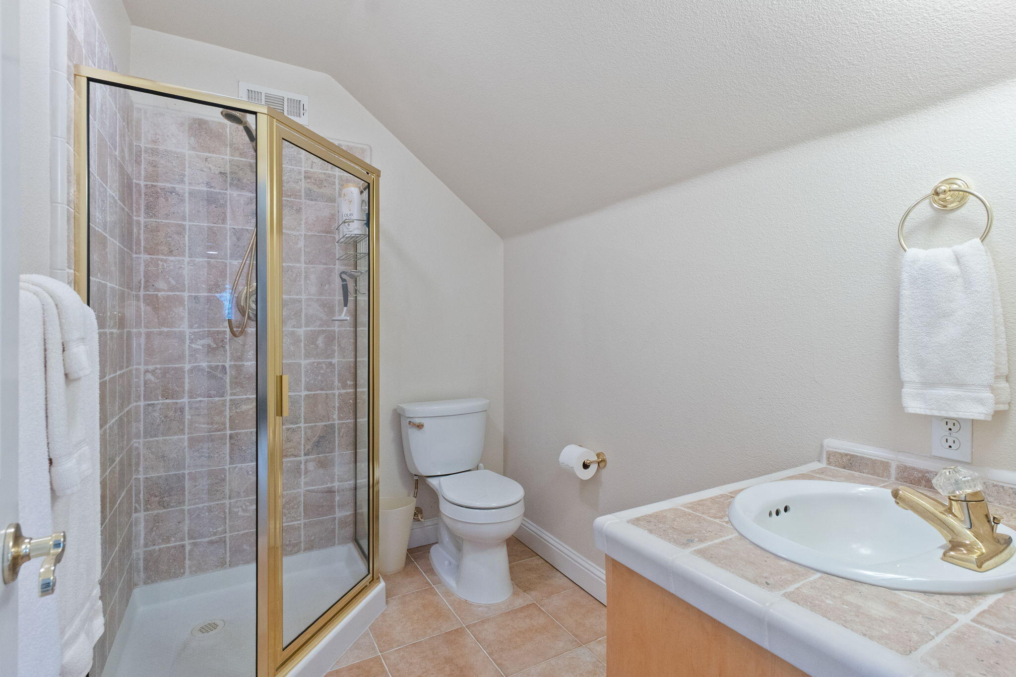 21992 Los Altos Drive