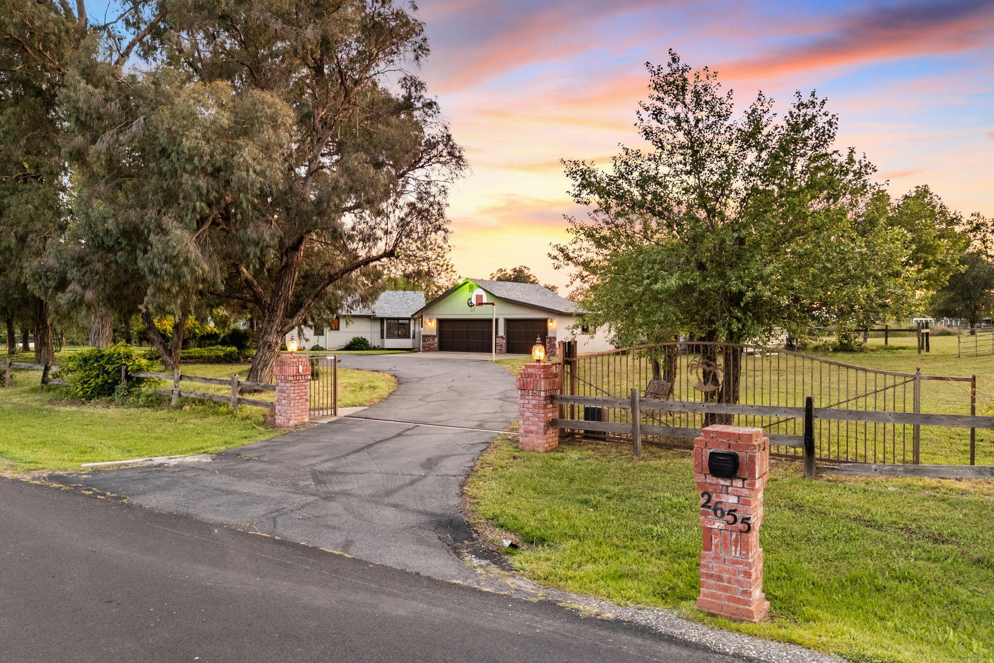 2655 Majestic Oak Circle