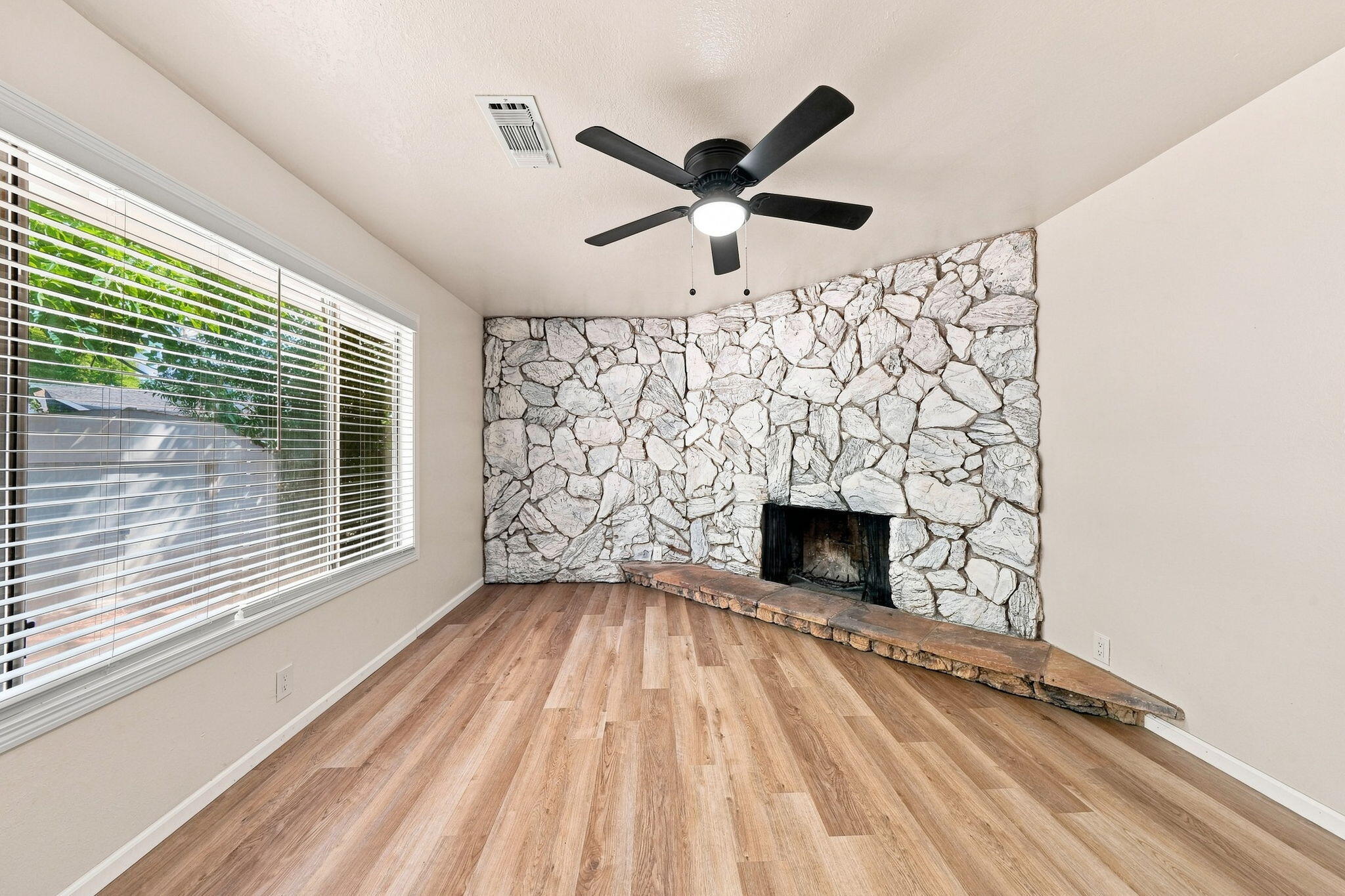 1134 Ruthie Lane