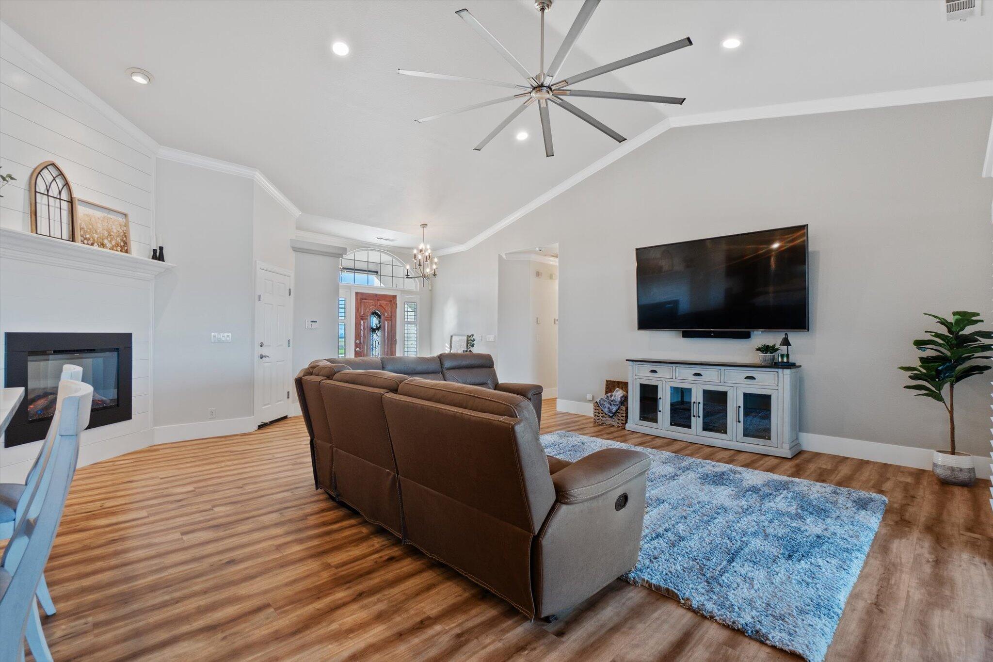 21810 Los Altos Drive