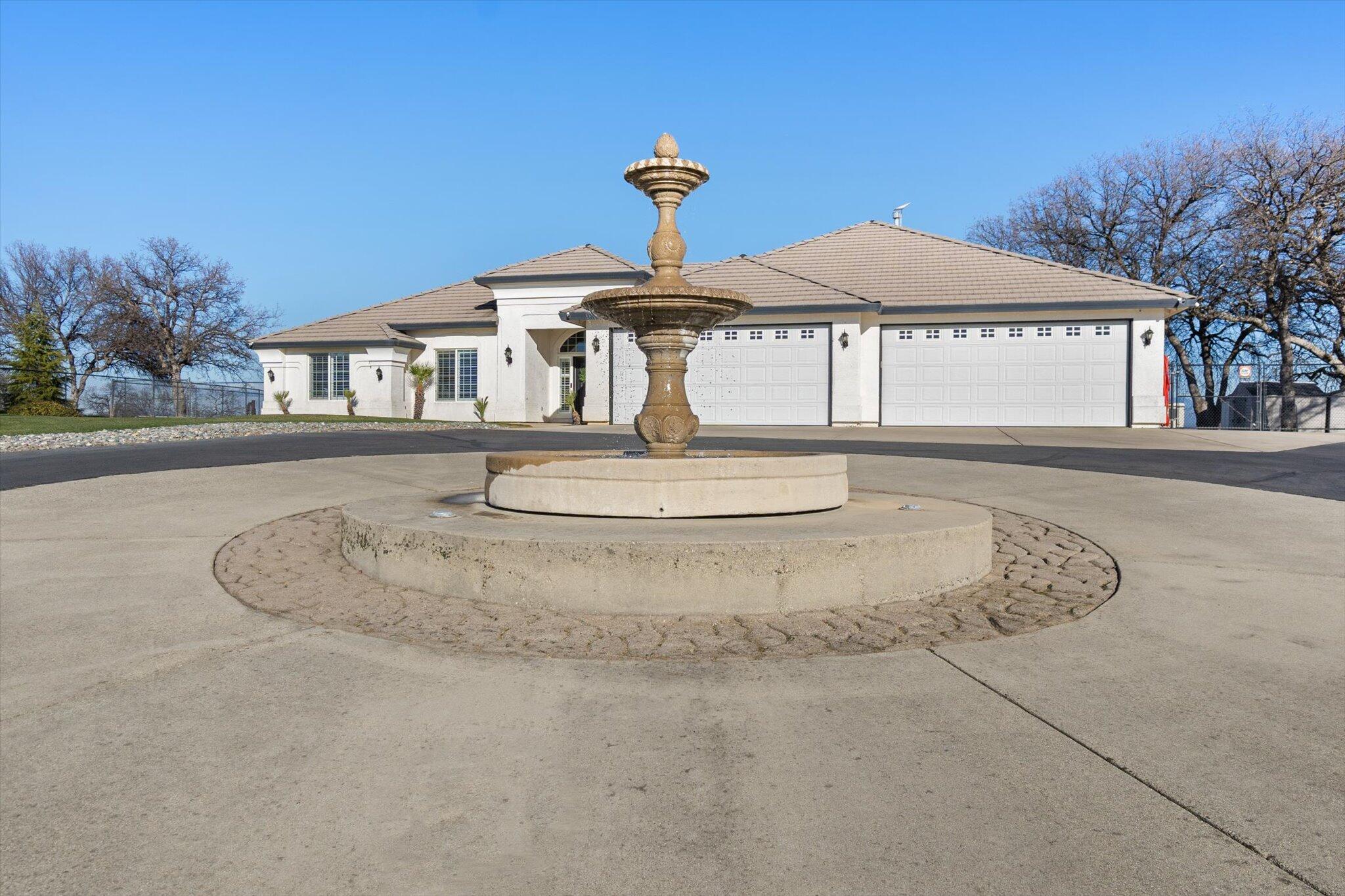 21810 Los Altos Drive