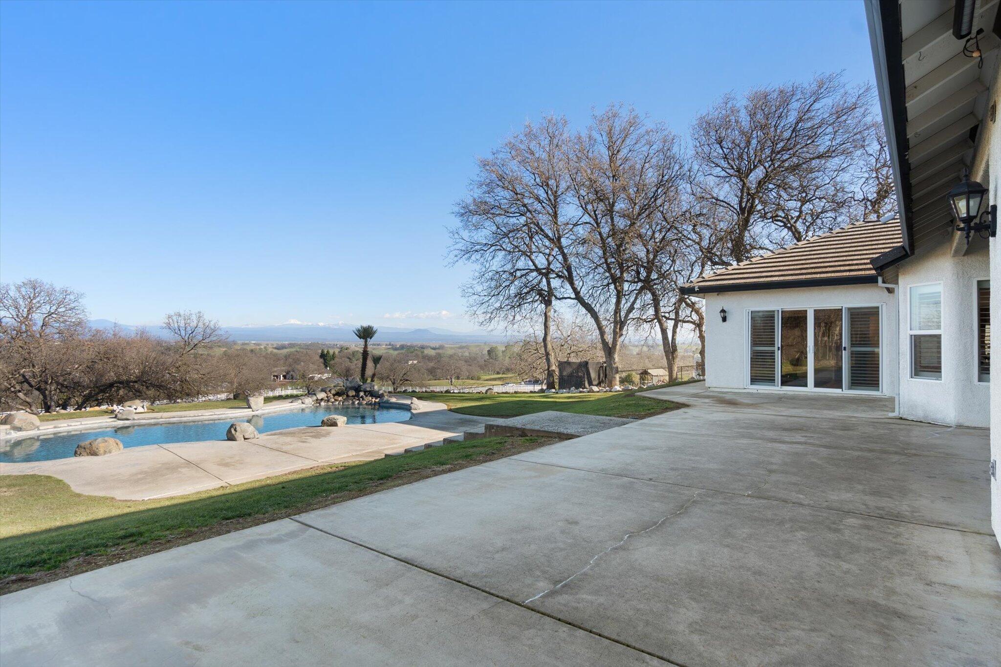 21810 Los Altos Drive