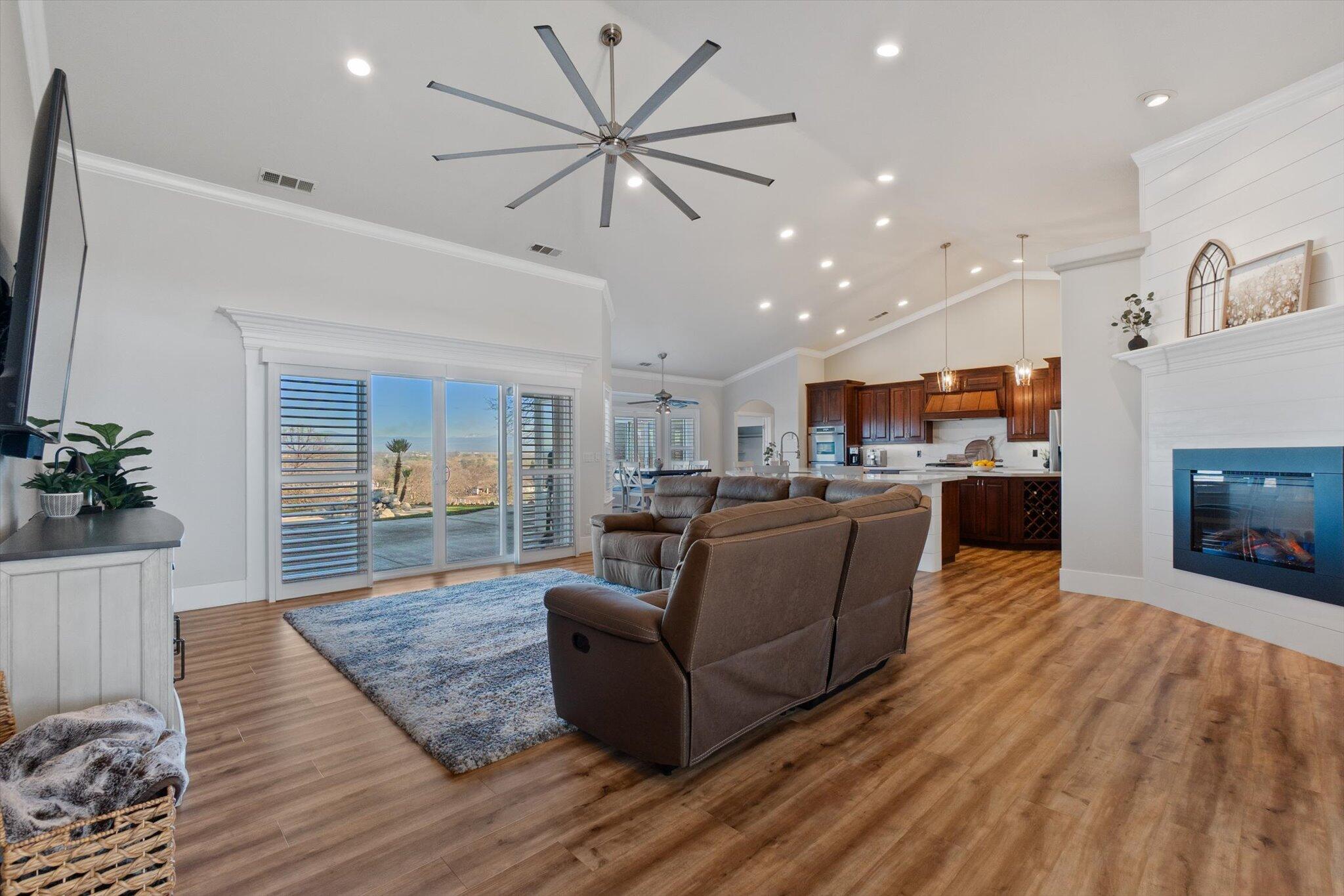 21810 Los Altos Drive