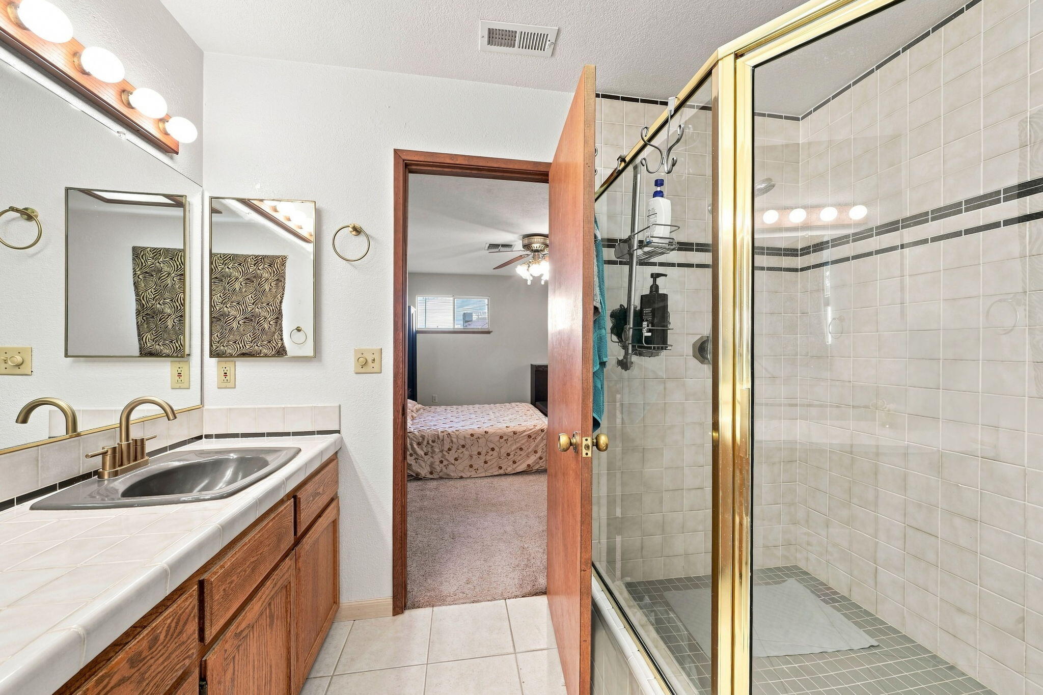 5950 Mountain View Drive