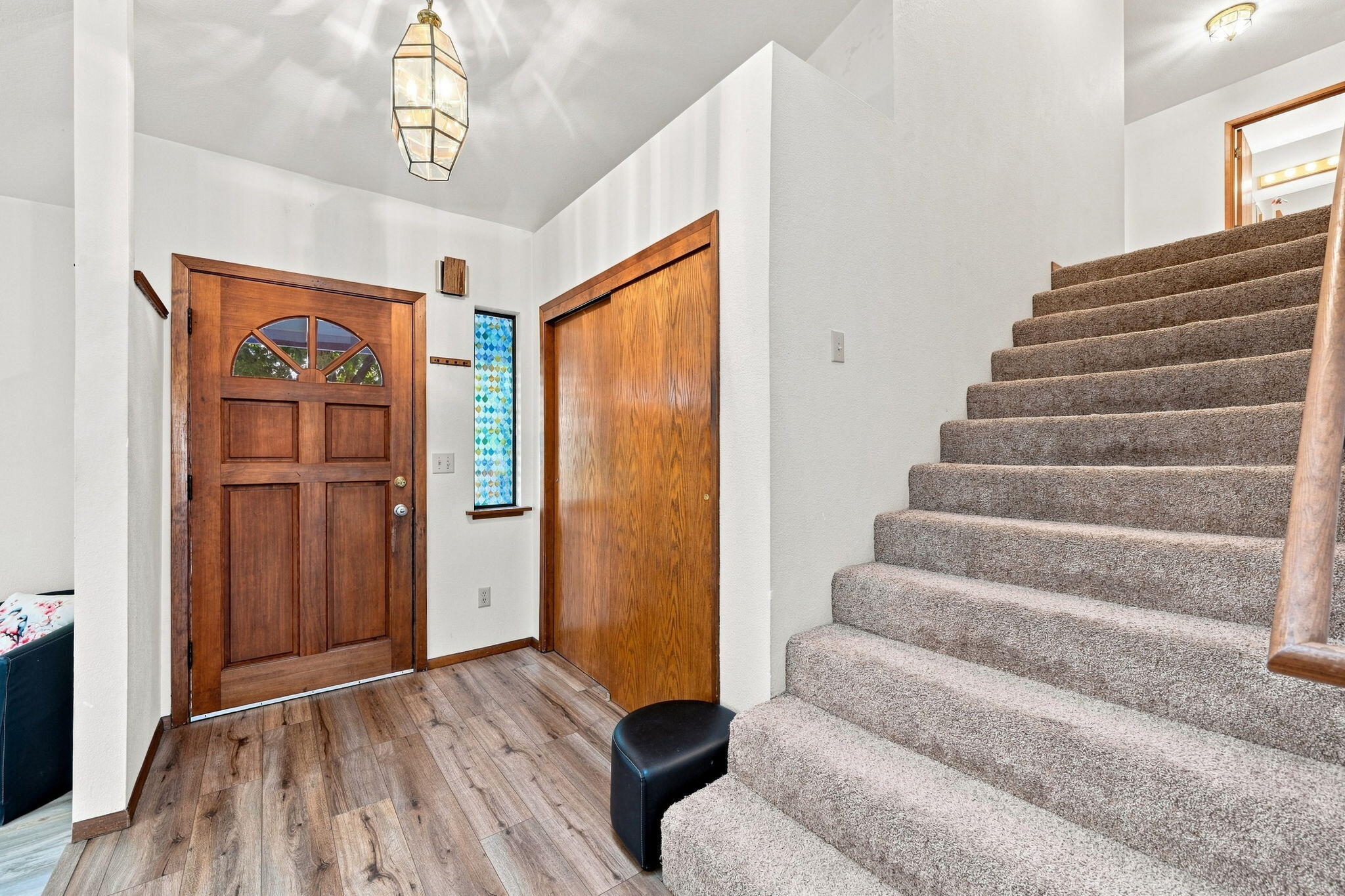 5950 Mountain View Drive