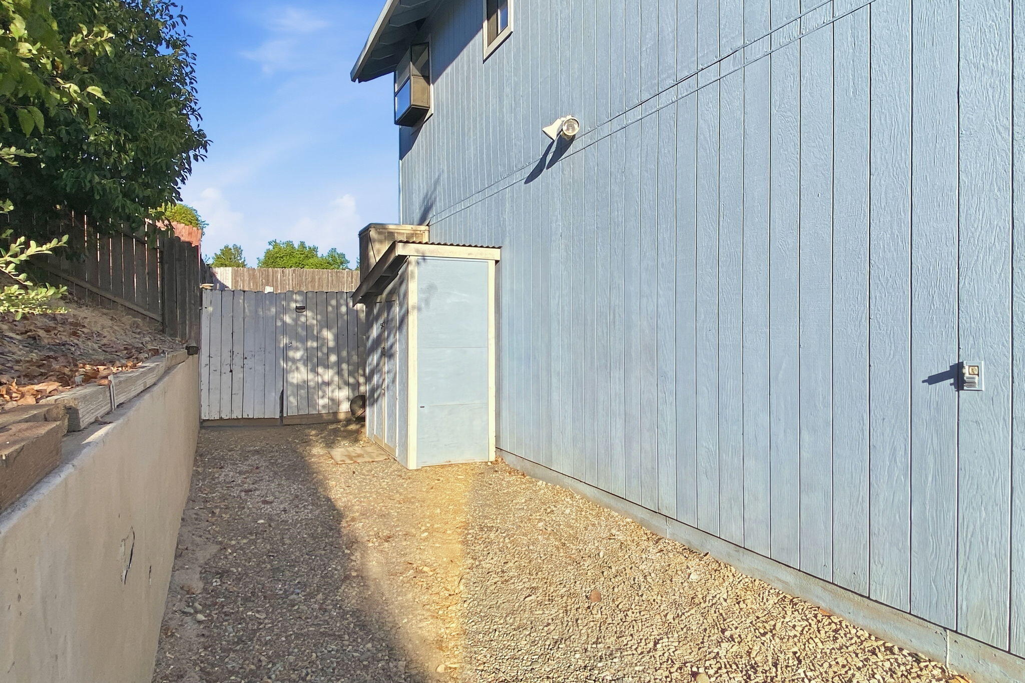 5950 Mountain View Drive