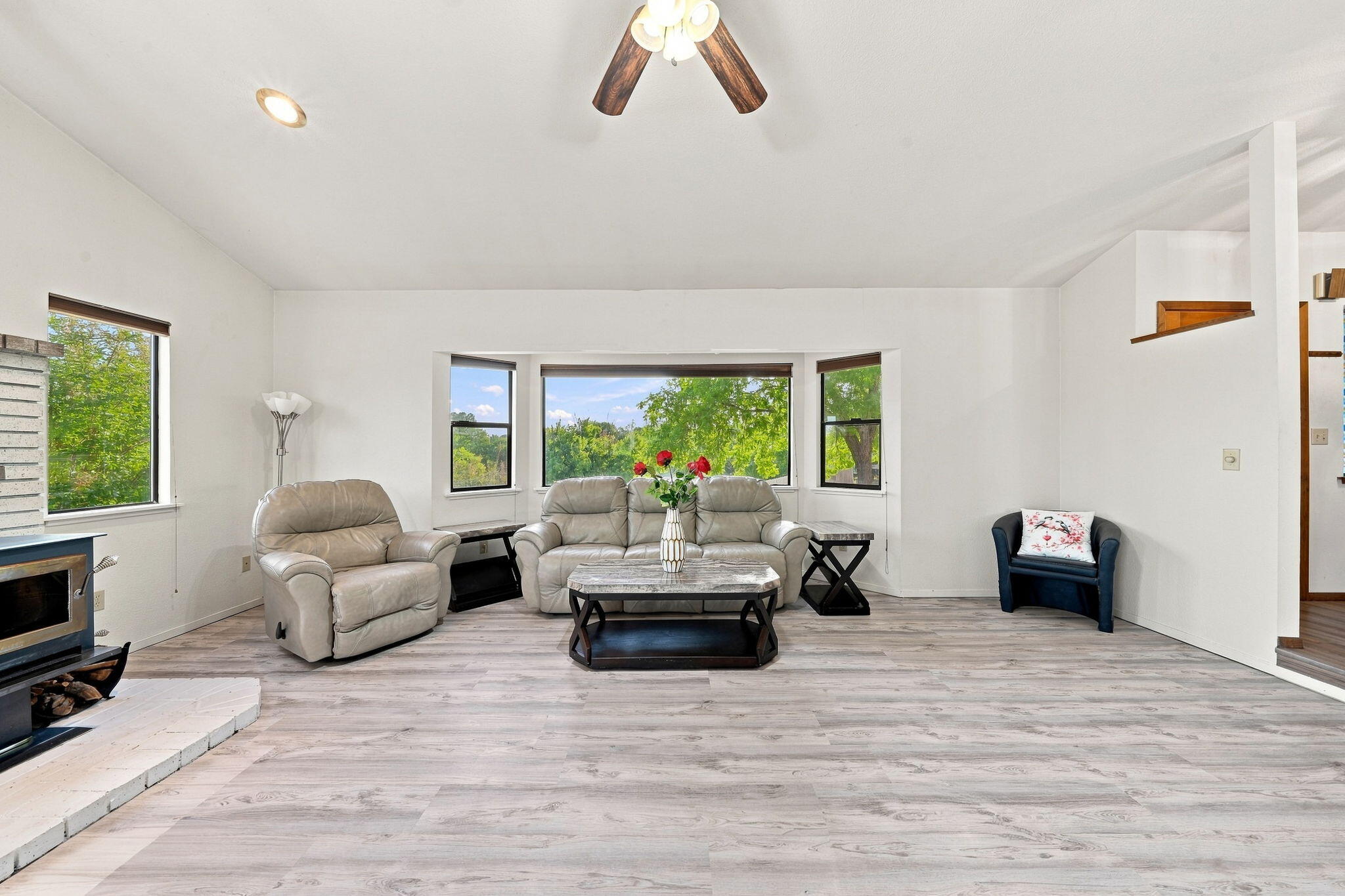 5950 Mountain View Drive