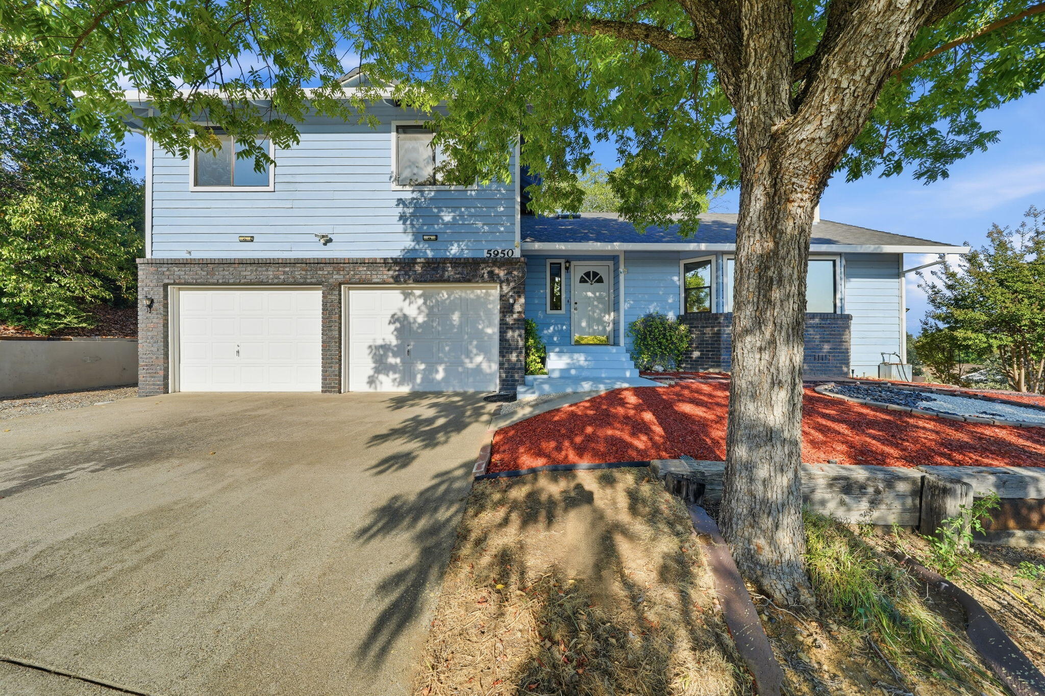 5950 Mountain View Drive