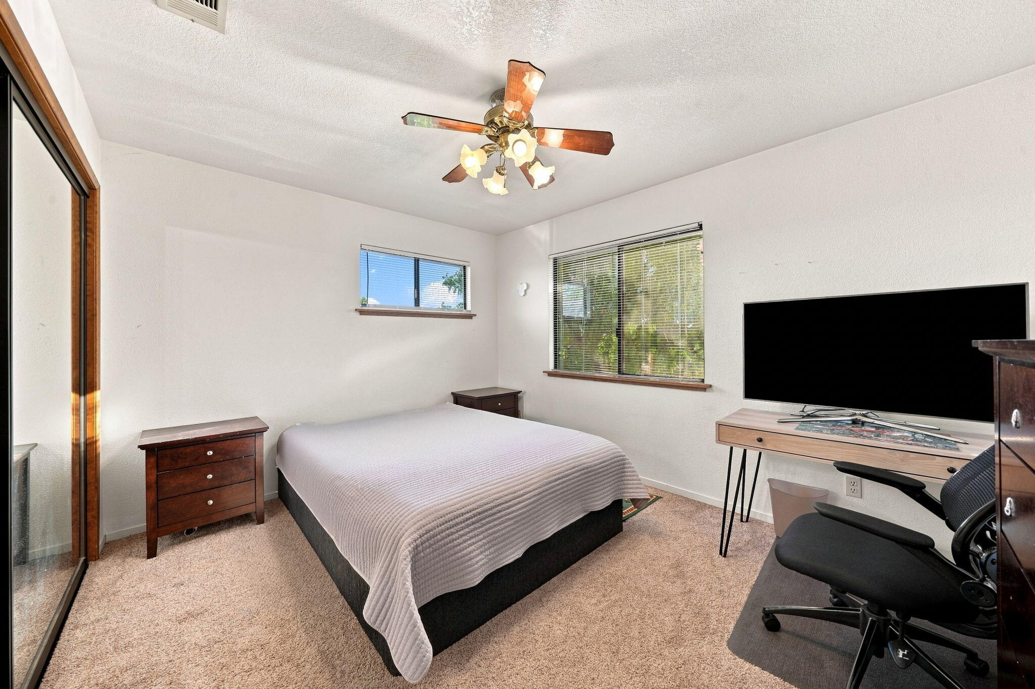 5950 Mountain View Drive