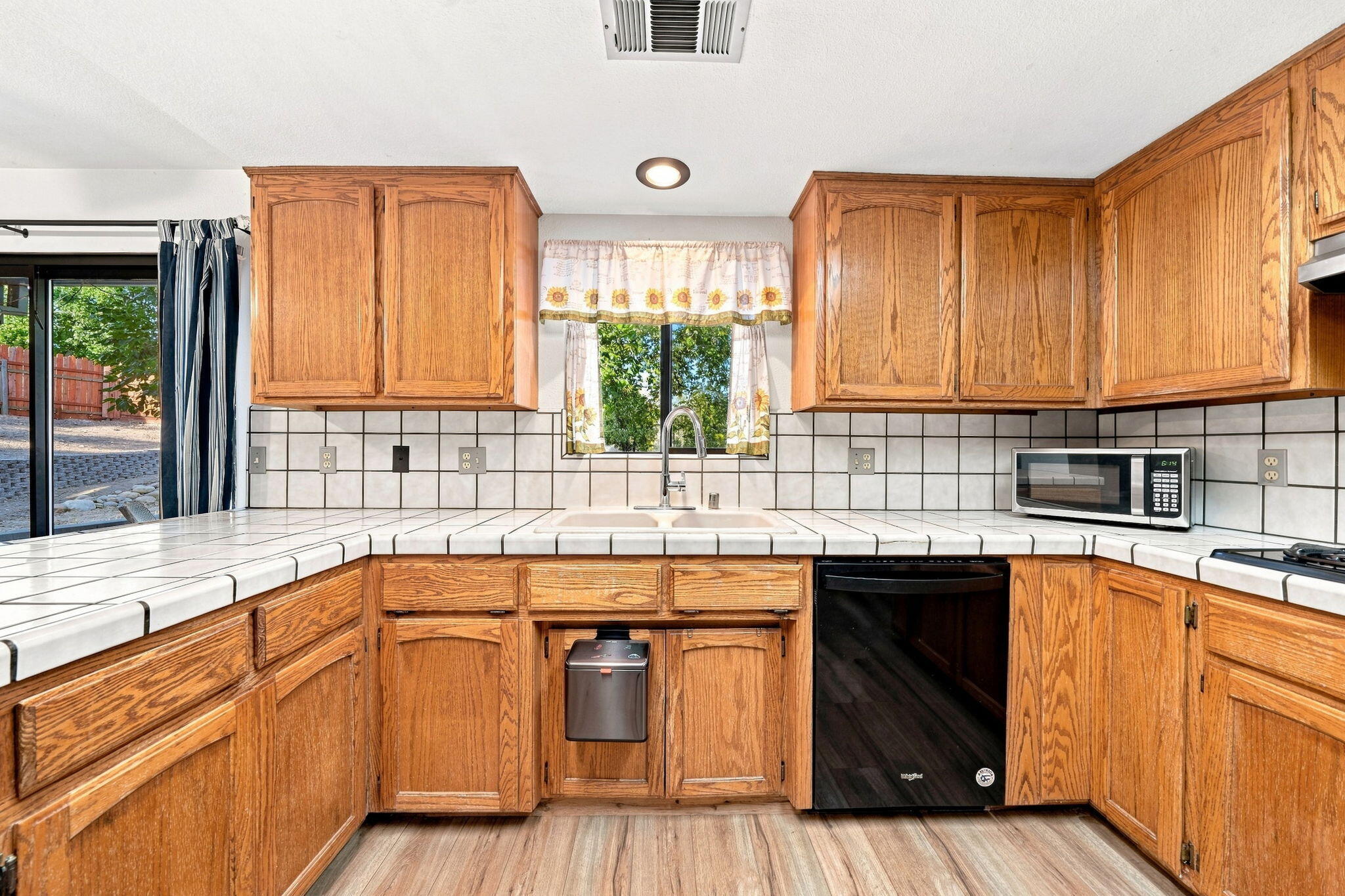 5950 Mountain View Drive