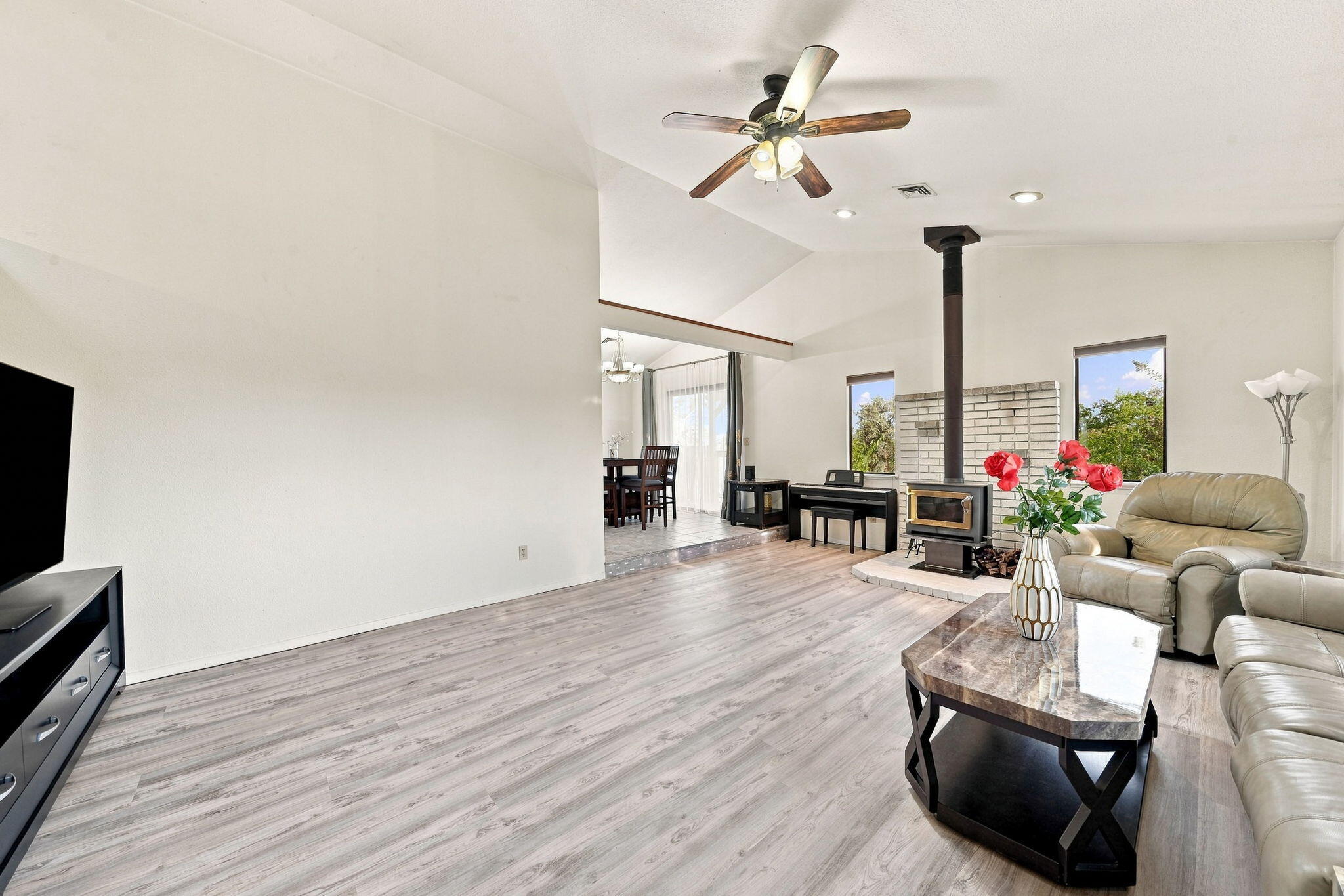 5950 Mountain View Drive