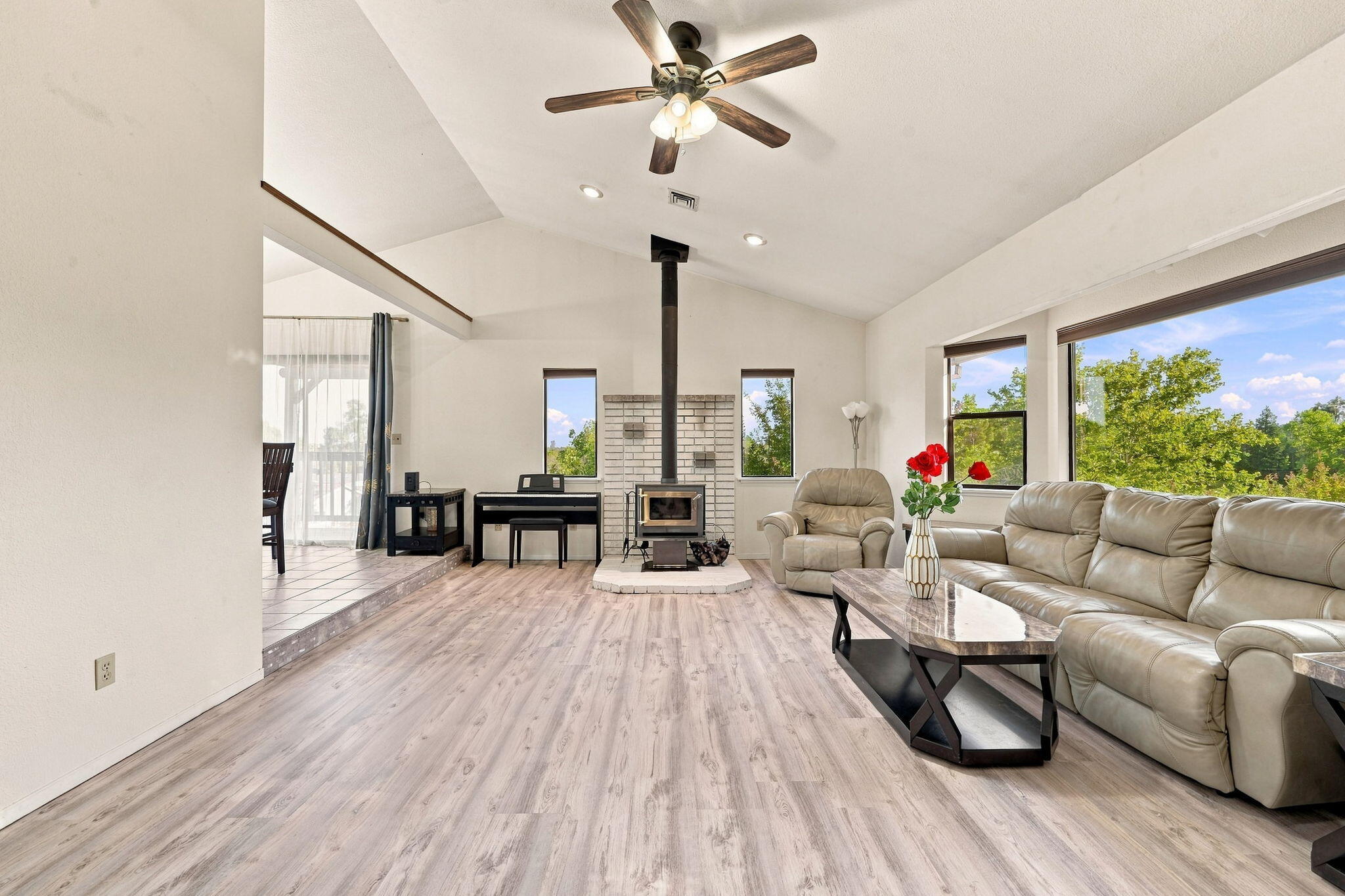 5950 Mountain View Drive