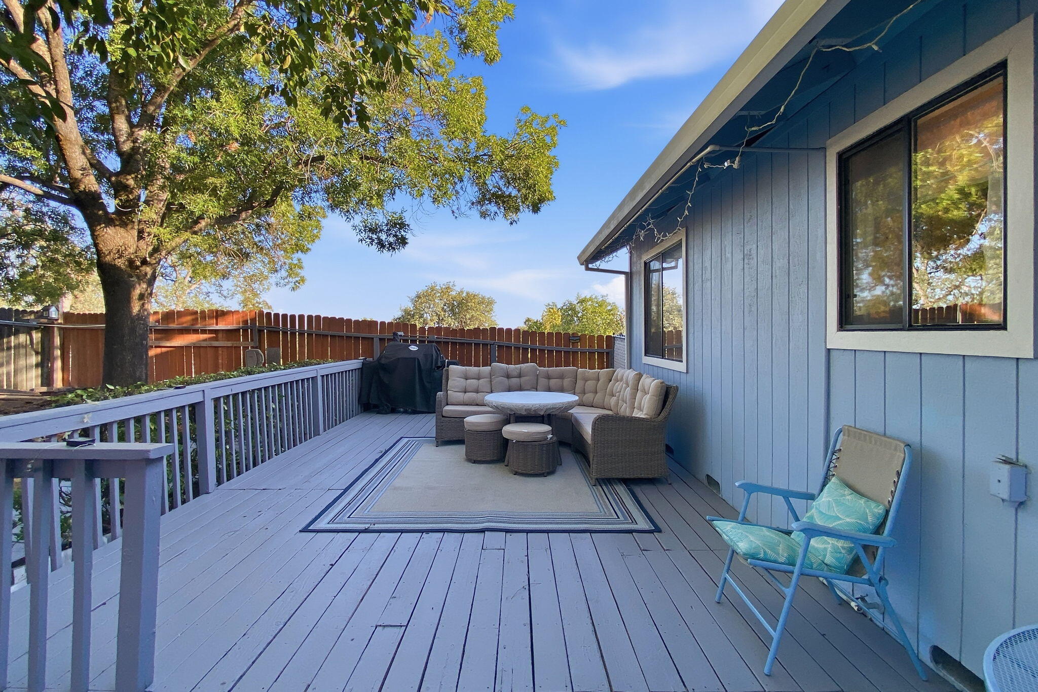 5950 Mountain View Drive