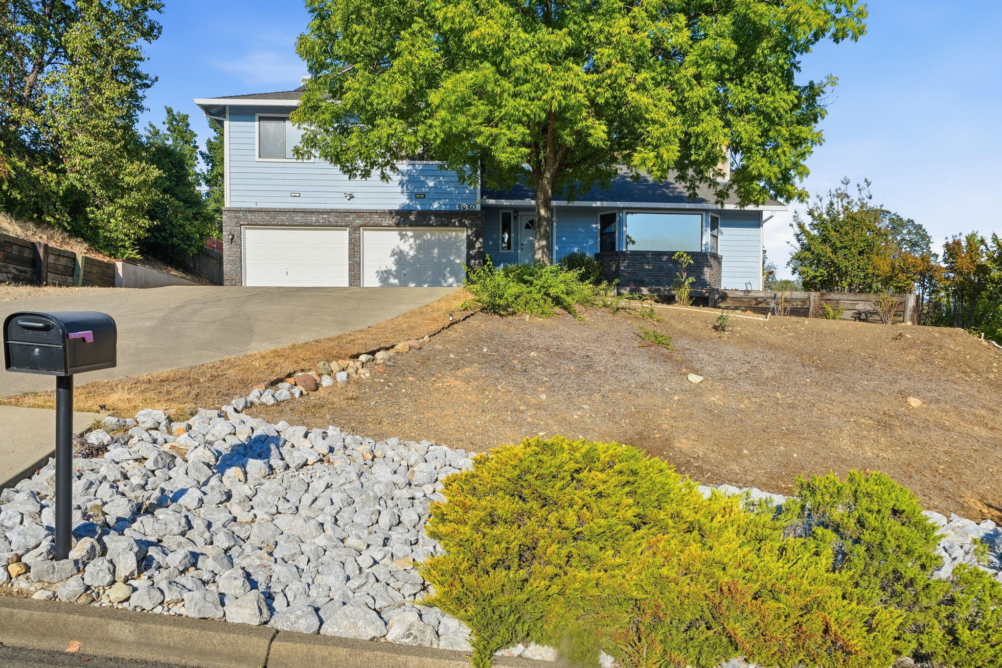 5950 Mountain View Drive