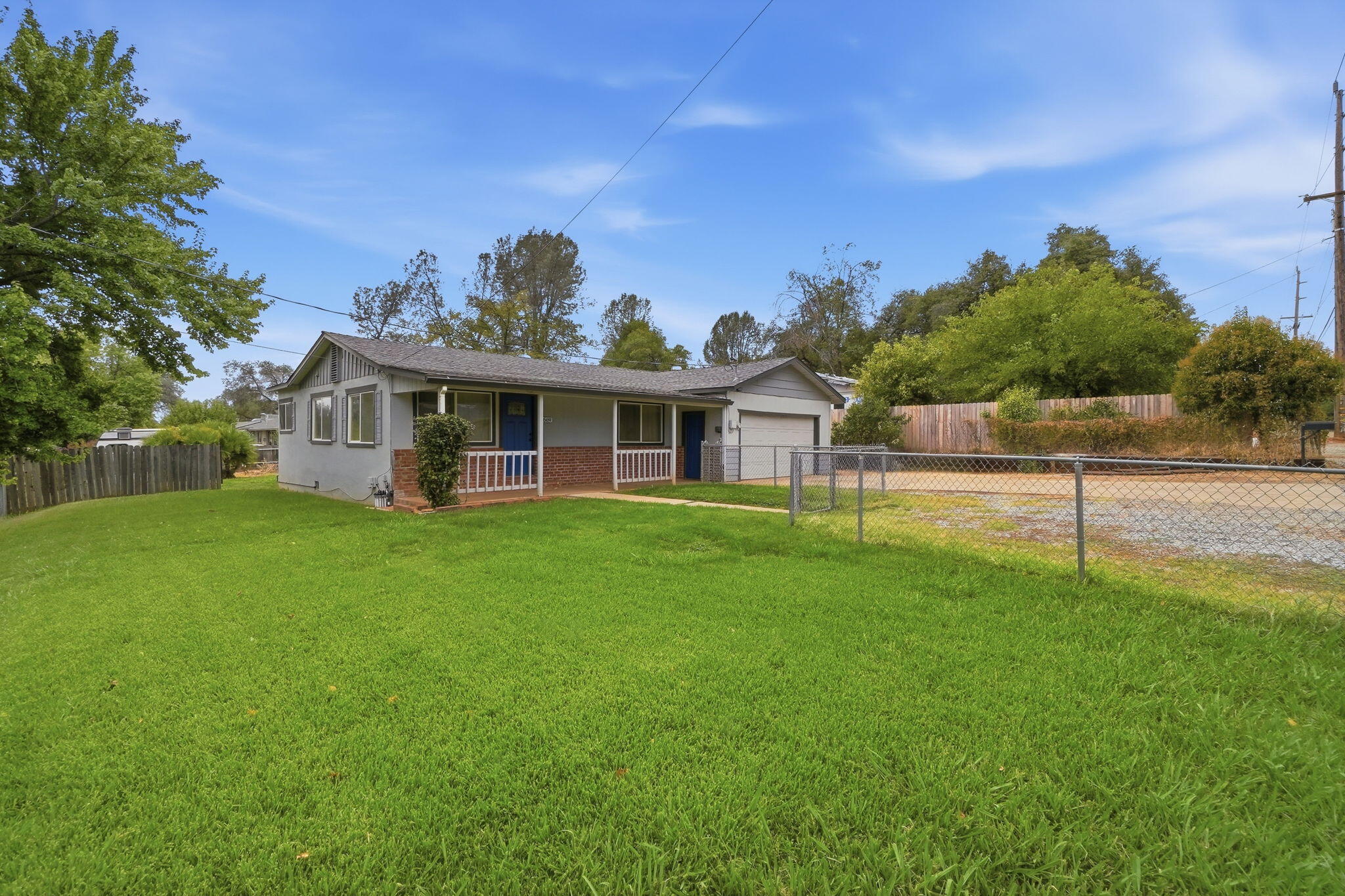 1669 Mistletoe Lane