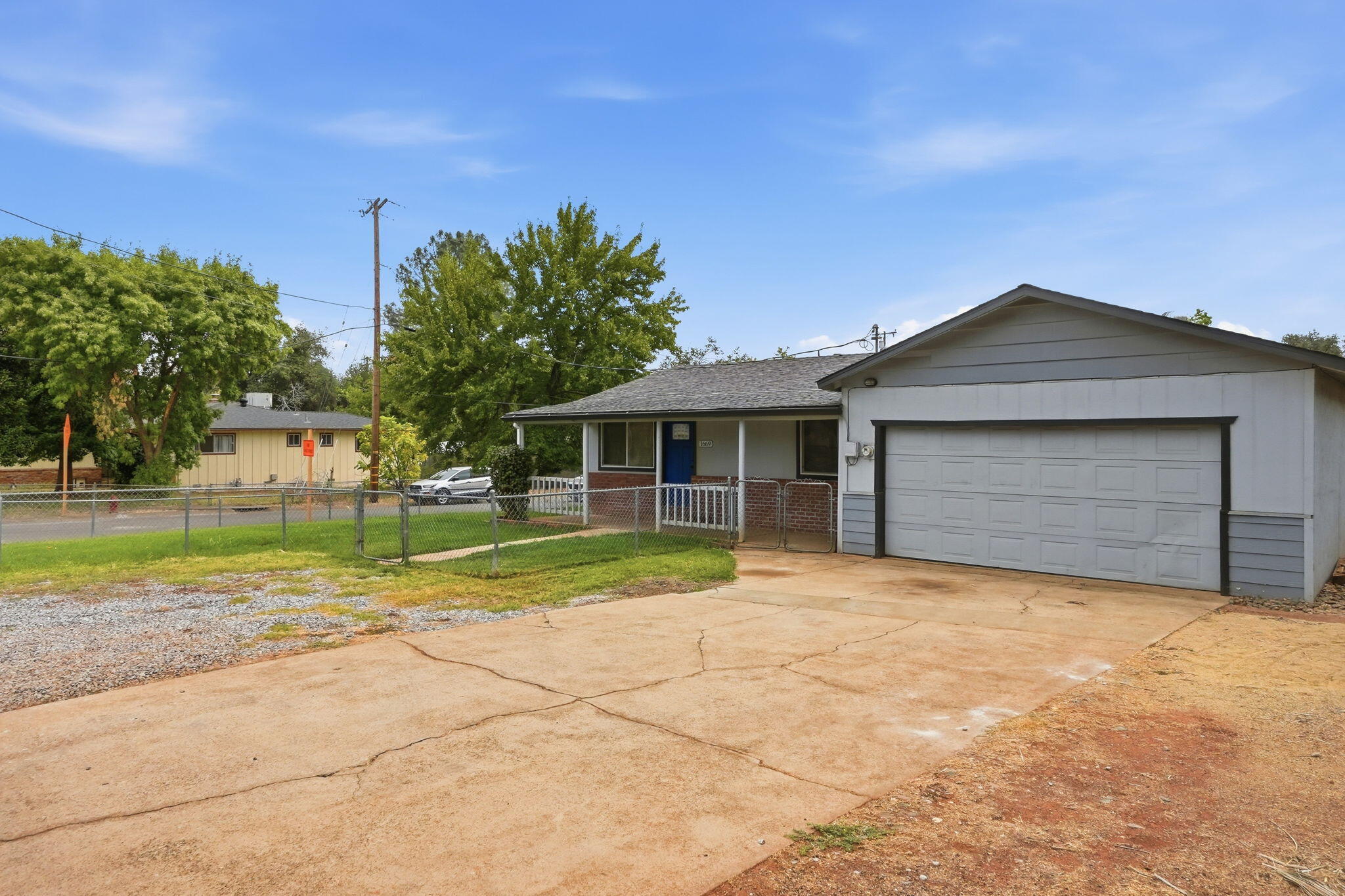 1669 Mistletoe Lane