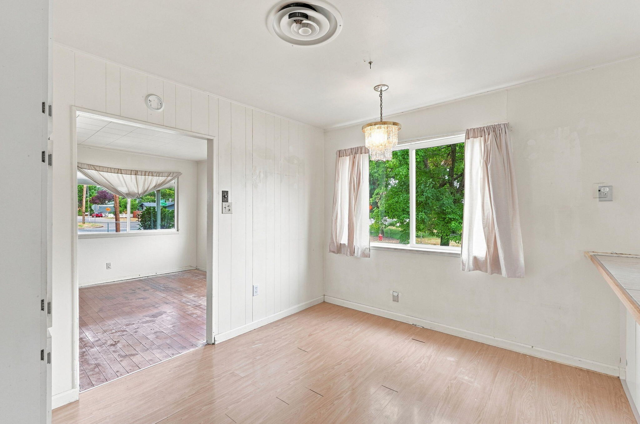 1669 Mistletoe Lane