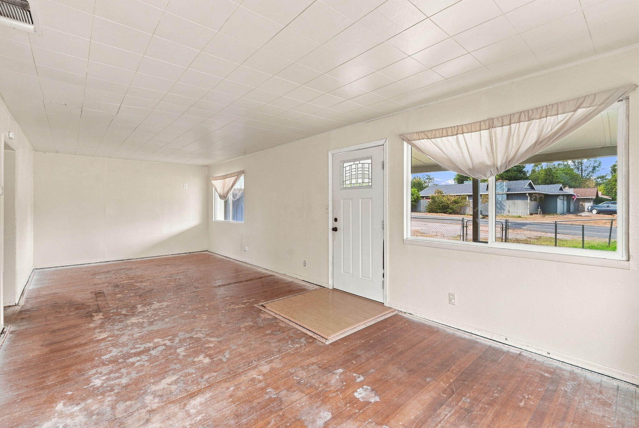 1669 Mistletoe Lane