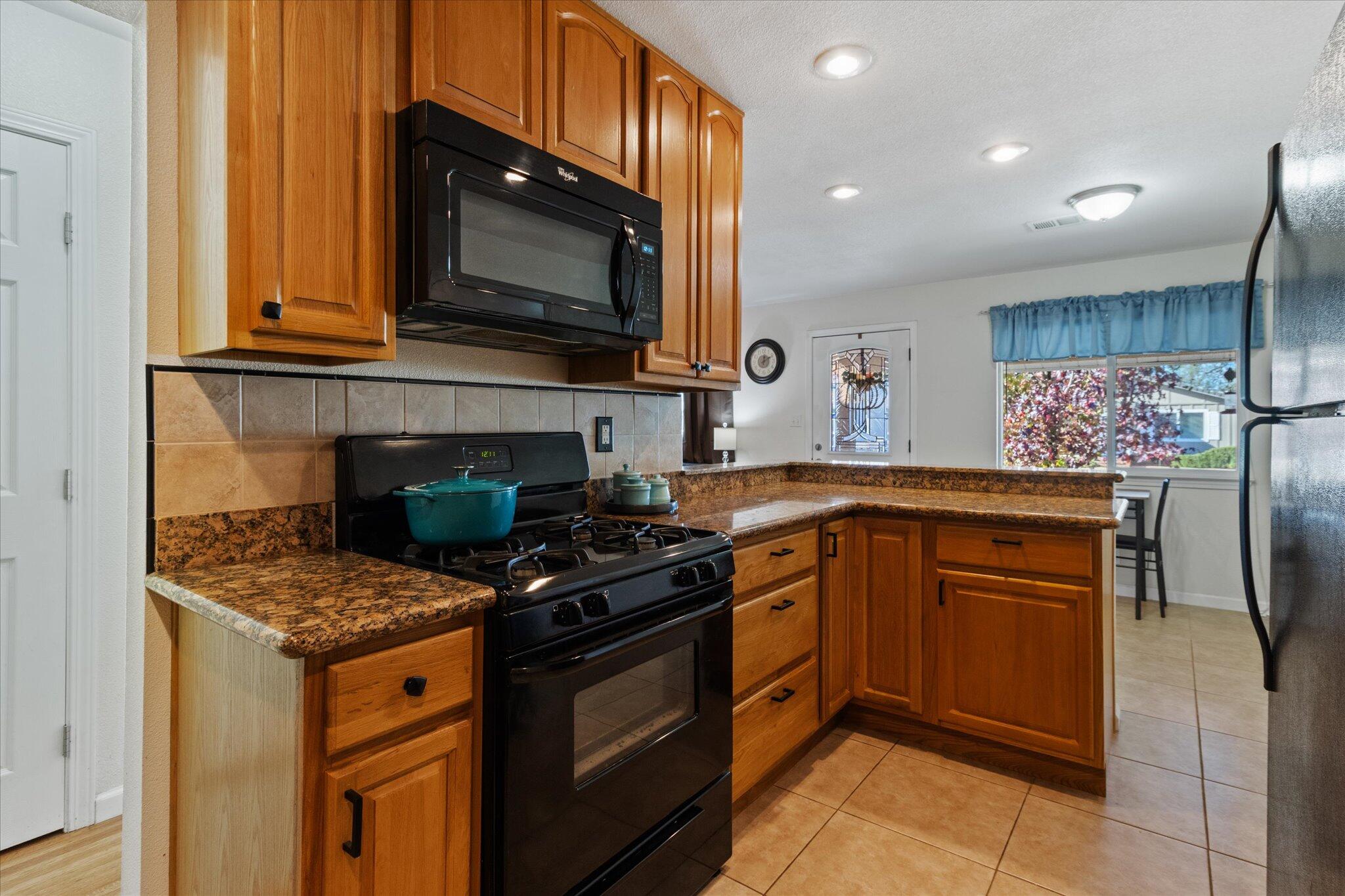 1381 Jeffries Avenue