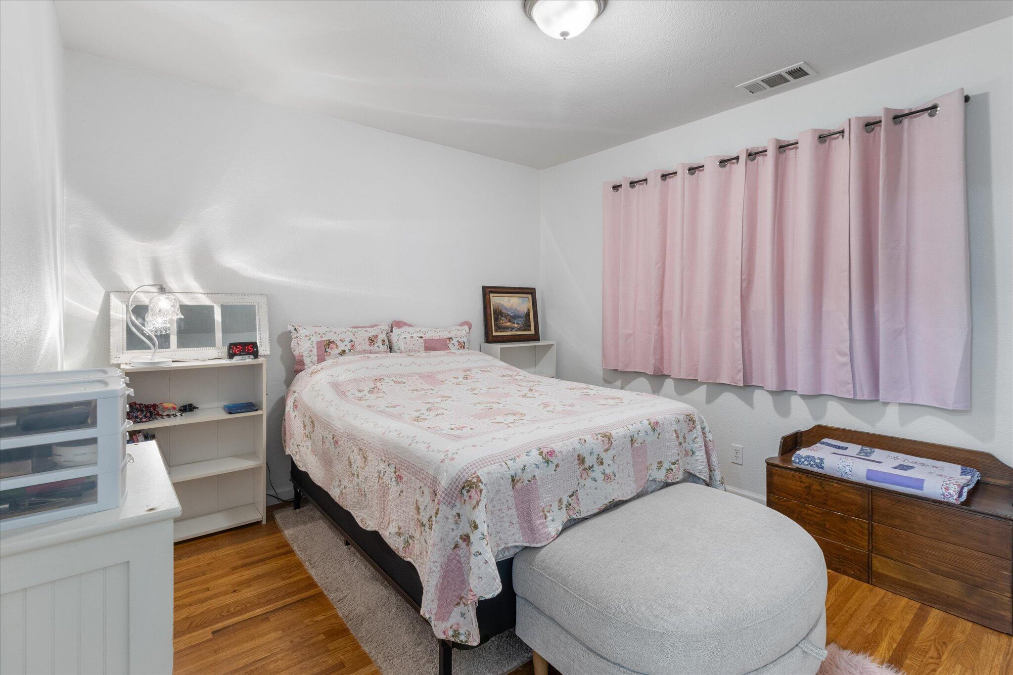 1381 Jeffries Avenue