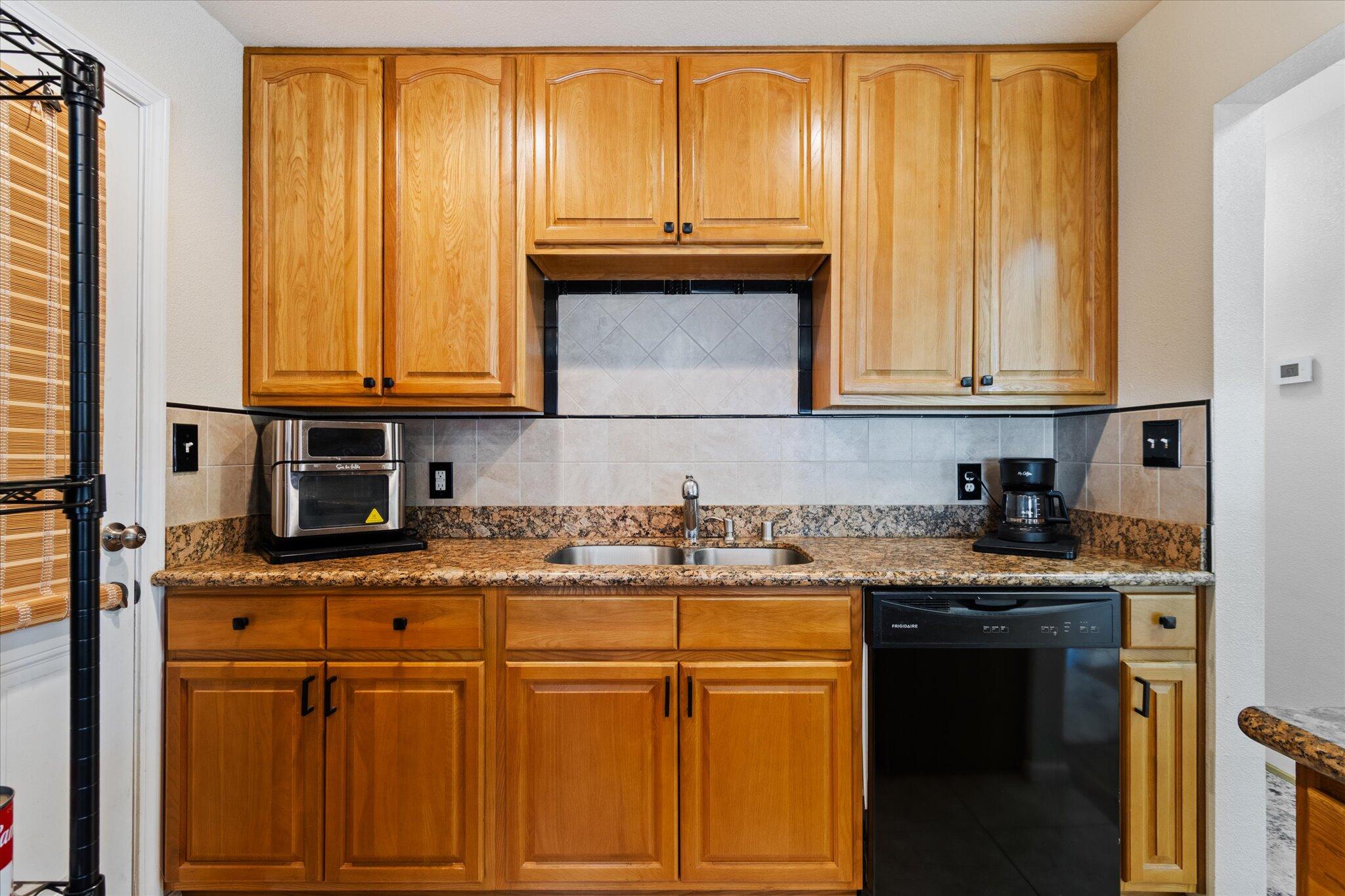 1381 Jeffries Avenue