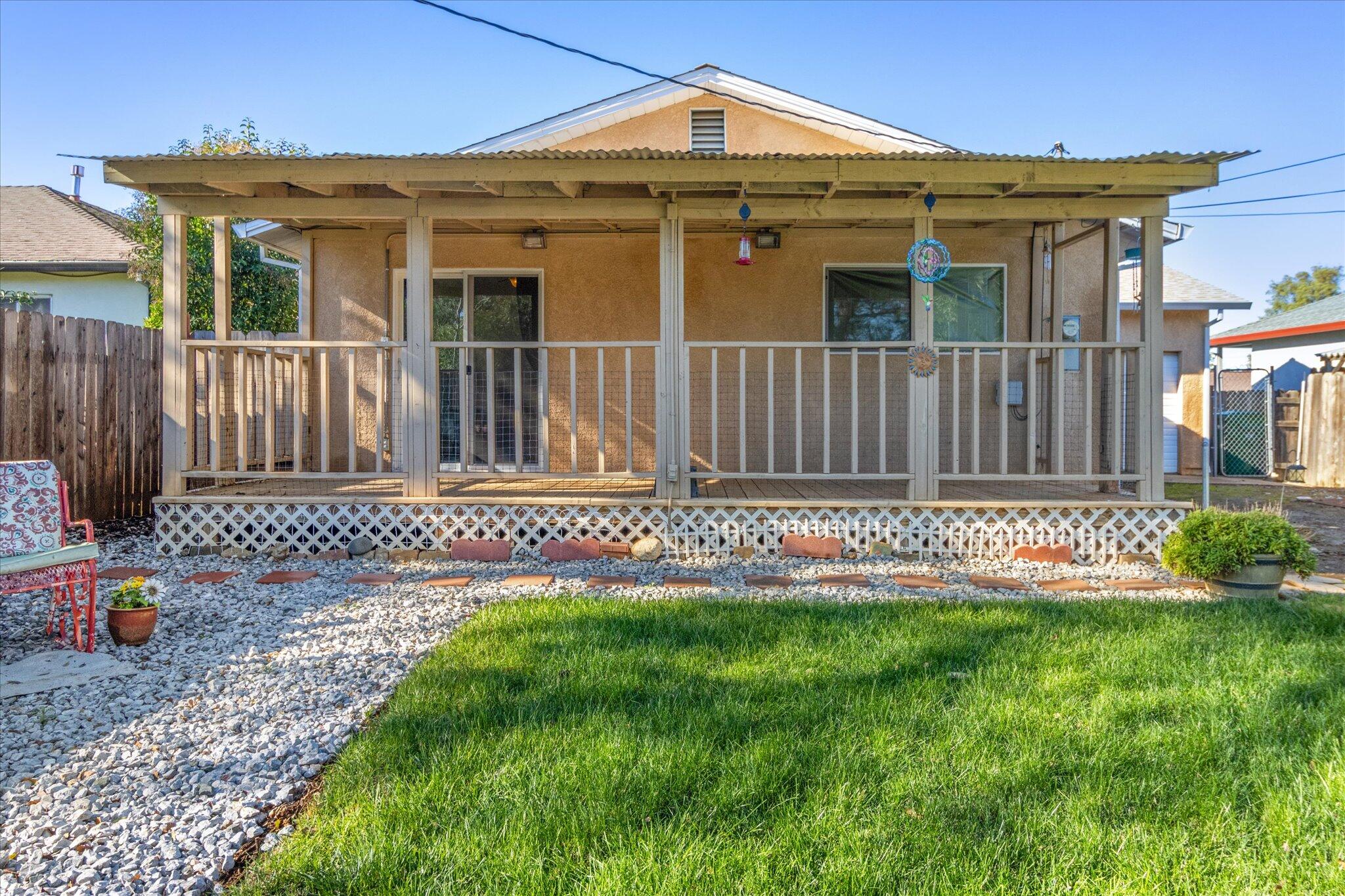 1381 Jeffries Avenue