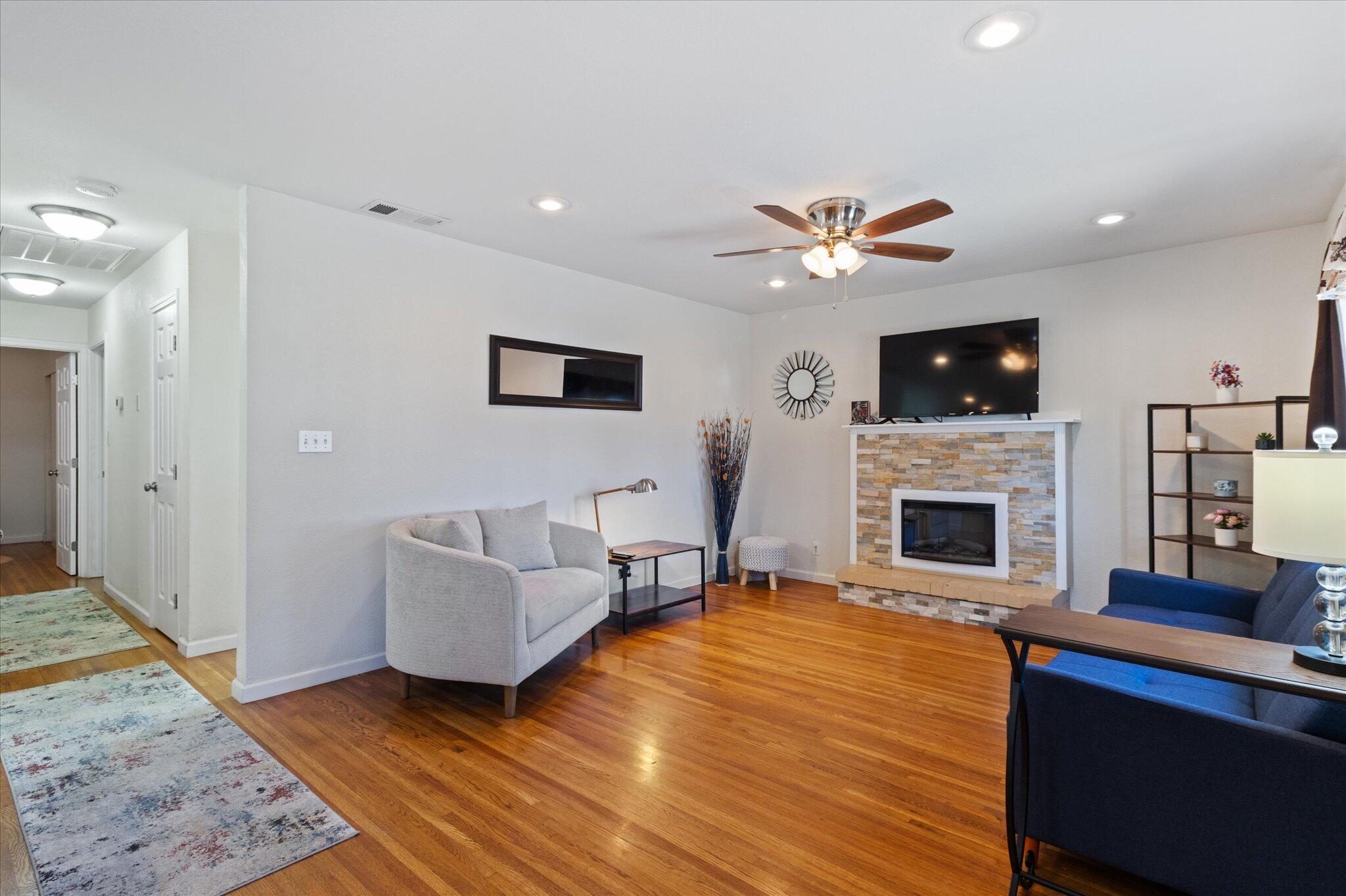 1381 Jeffries Avenue