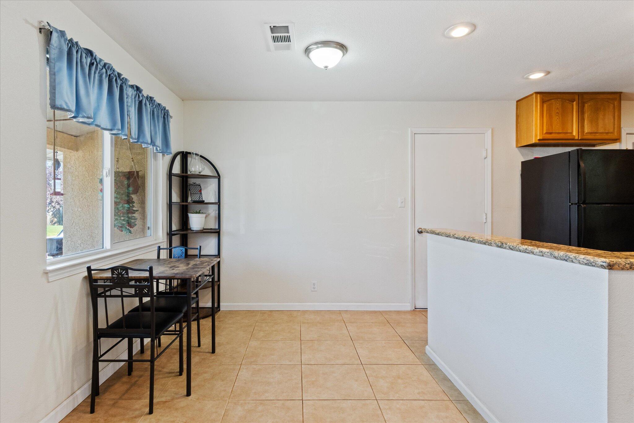 1381 Jeffries Avenue