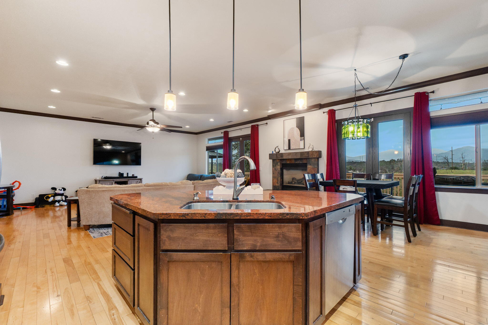 3360 Stanford Drive