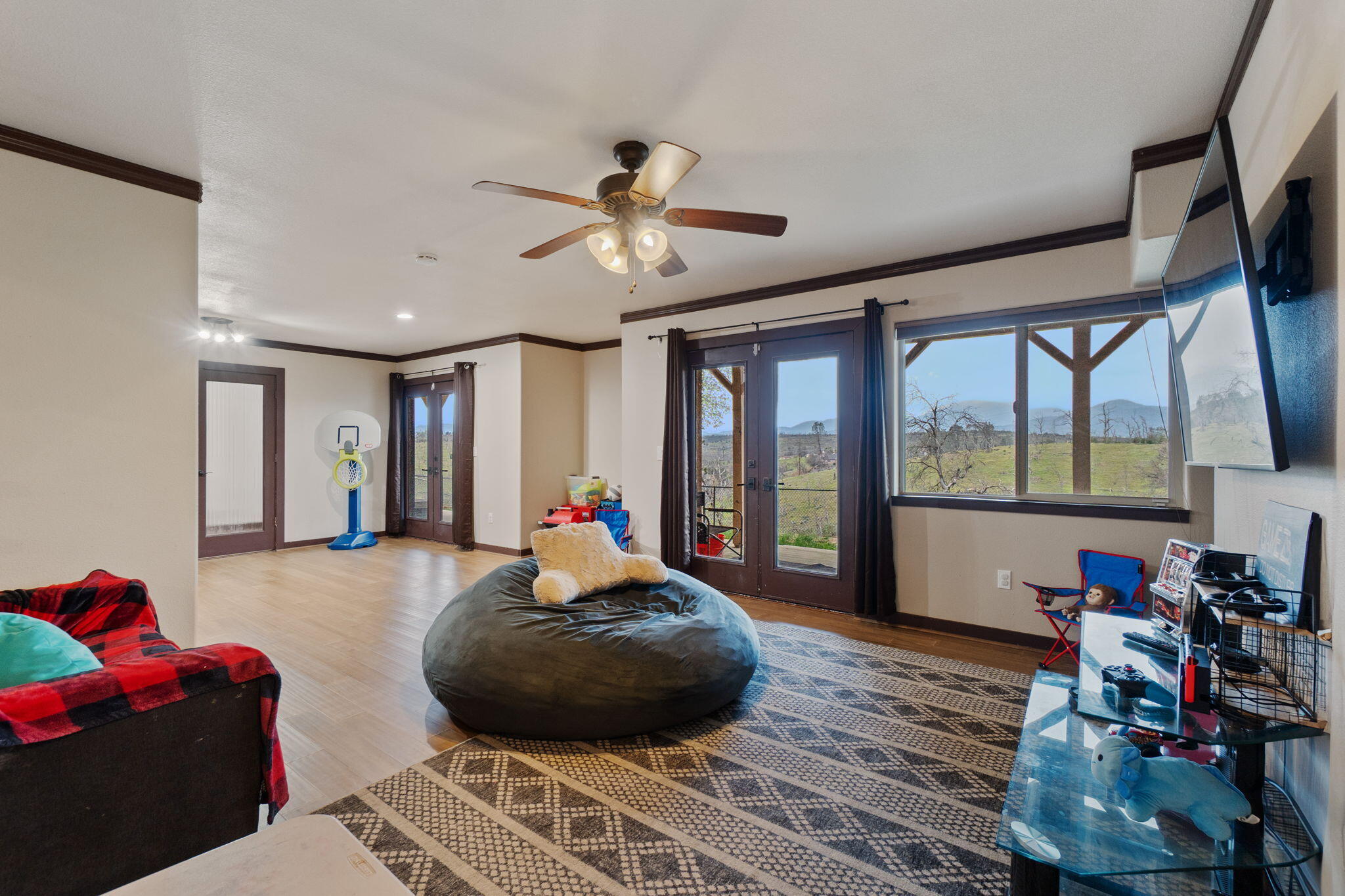 3360 Stanford Drive