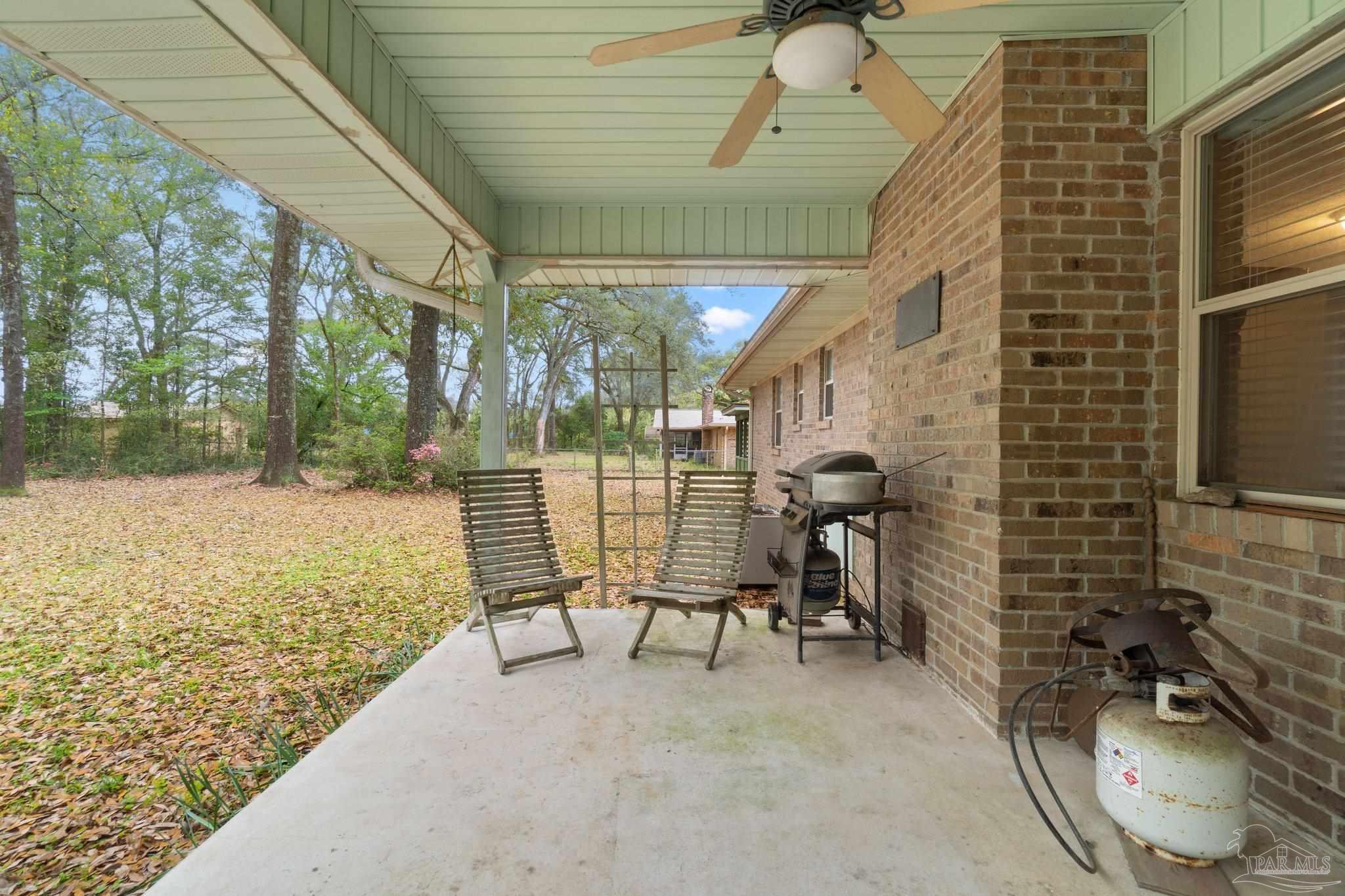989 Van Pelt Ln