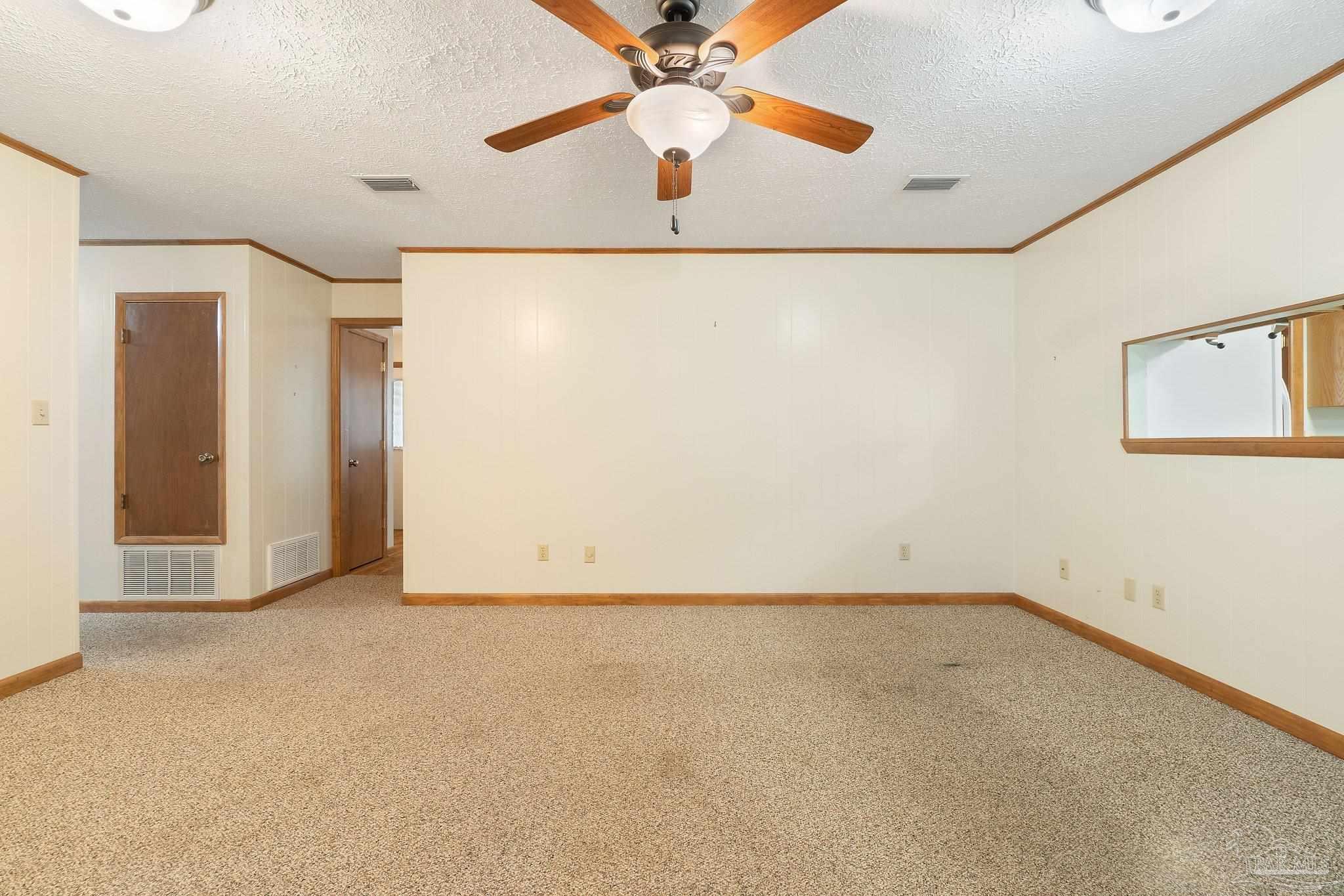 989 Van Pelt Ln