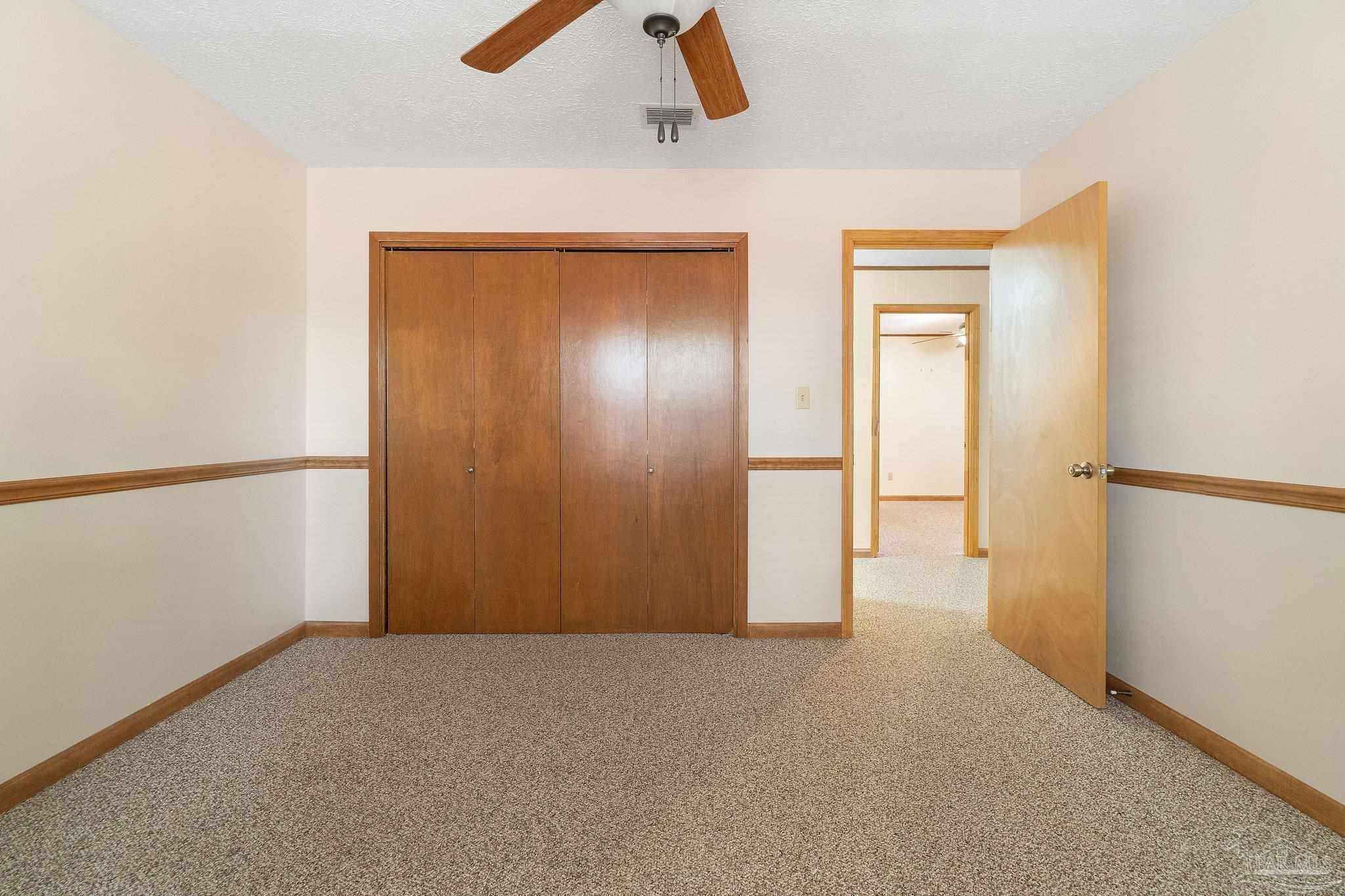 989 Van Pelt Ln