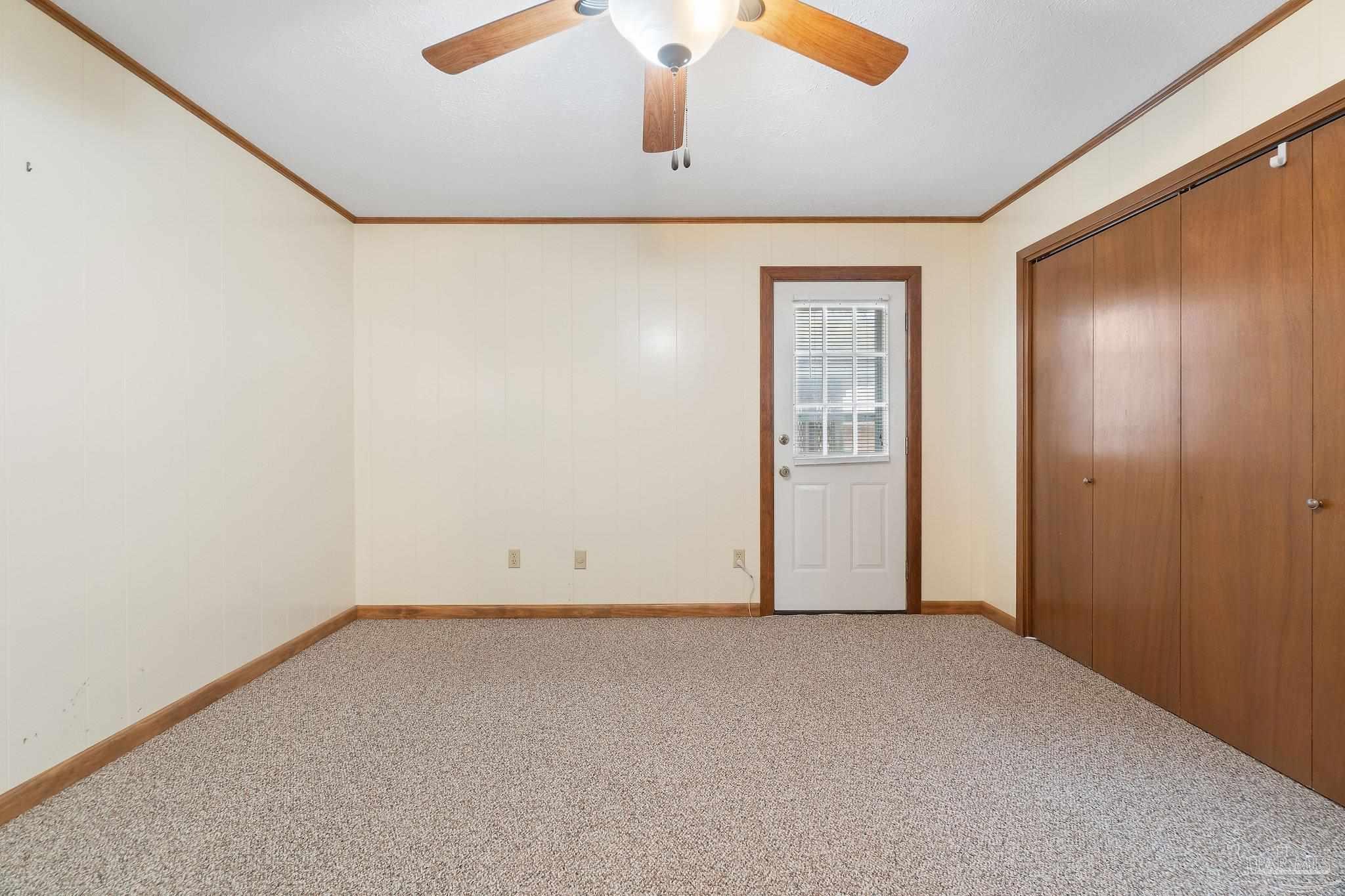 989 Van Pelt Ln