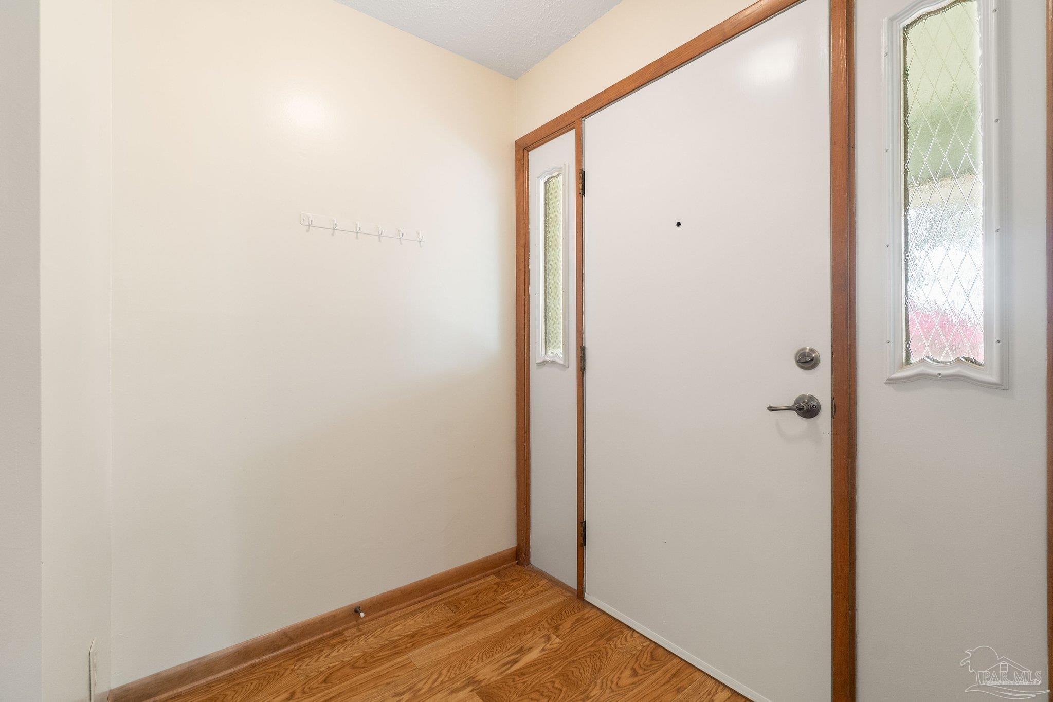 989 Van Pelt Ln