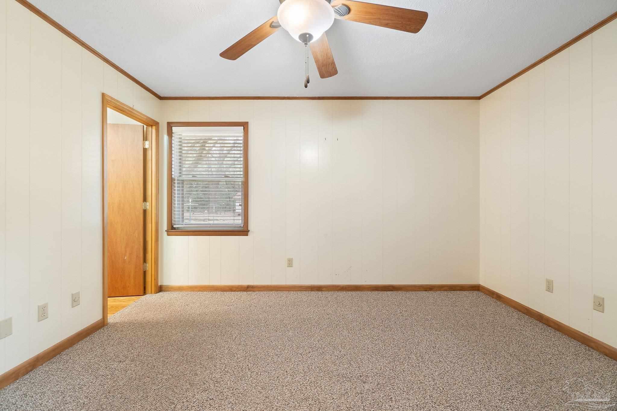 989 Van Pelt Ln