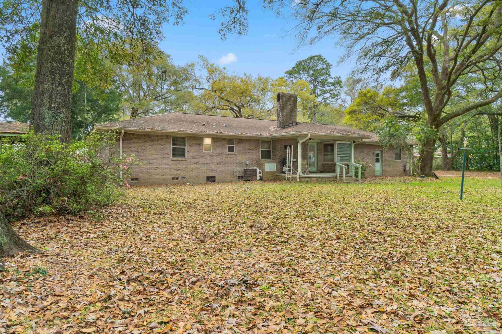 989 Van Pelt Ln