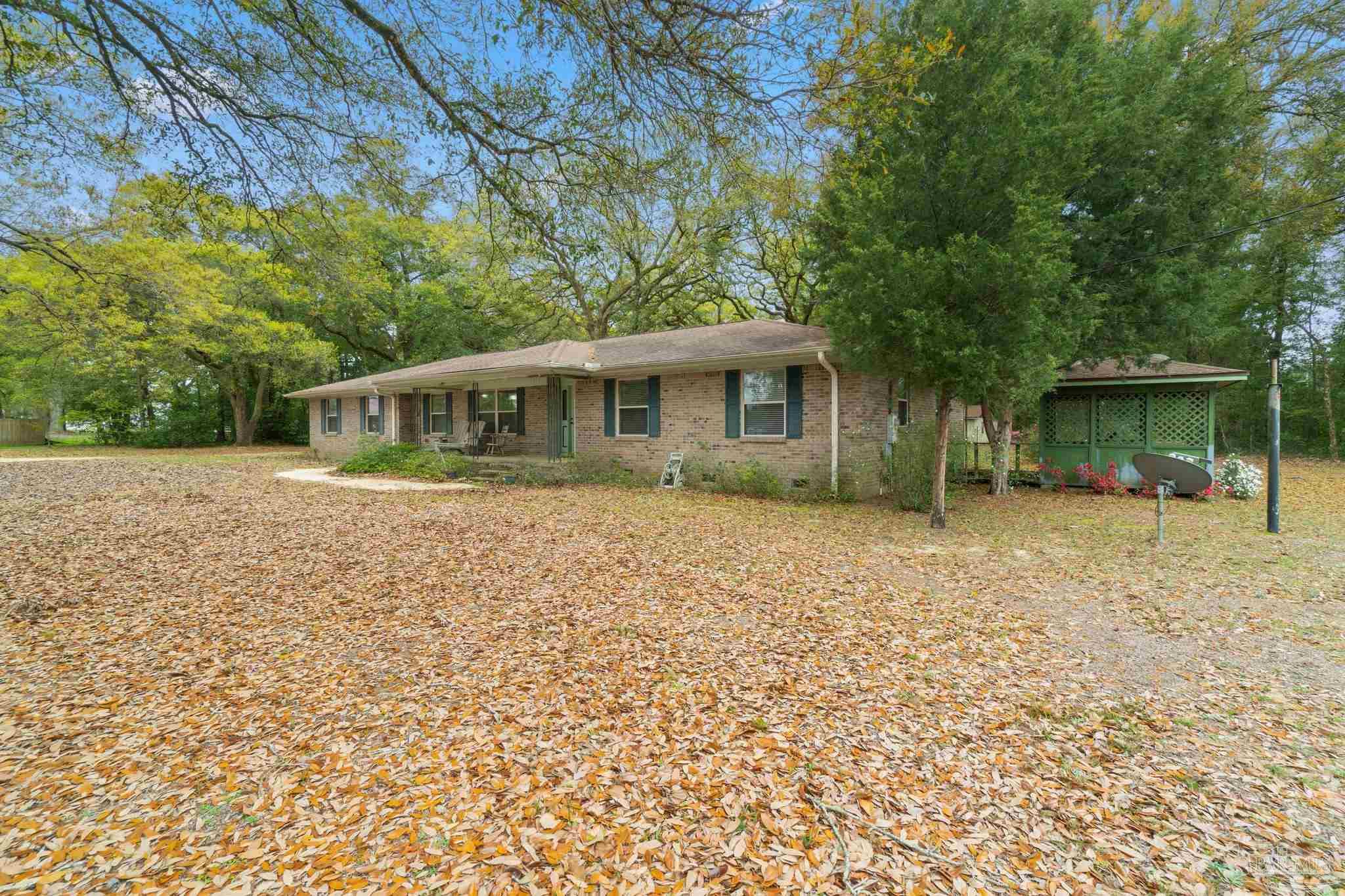 989 Van Pelt Ln