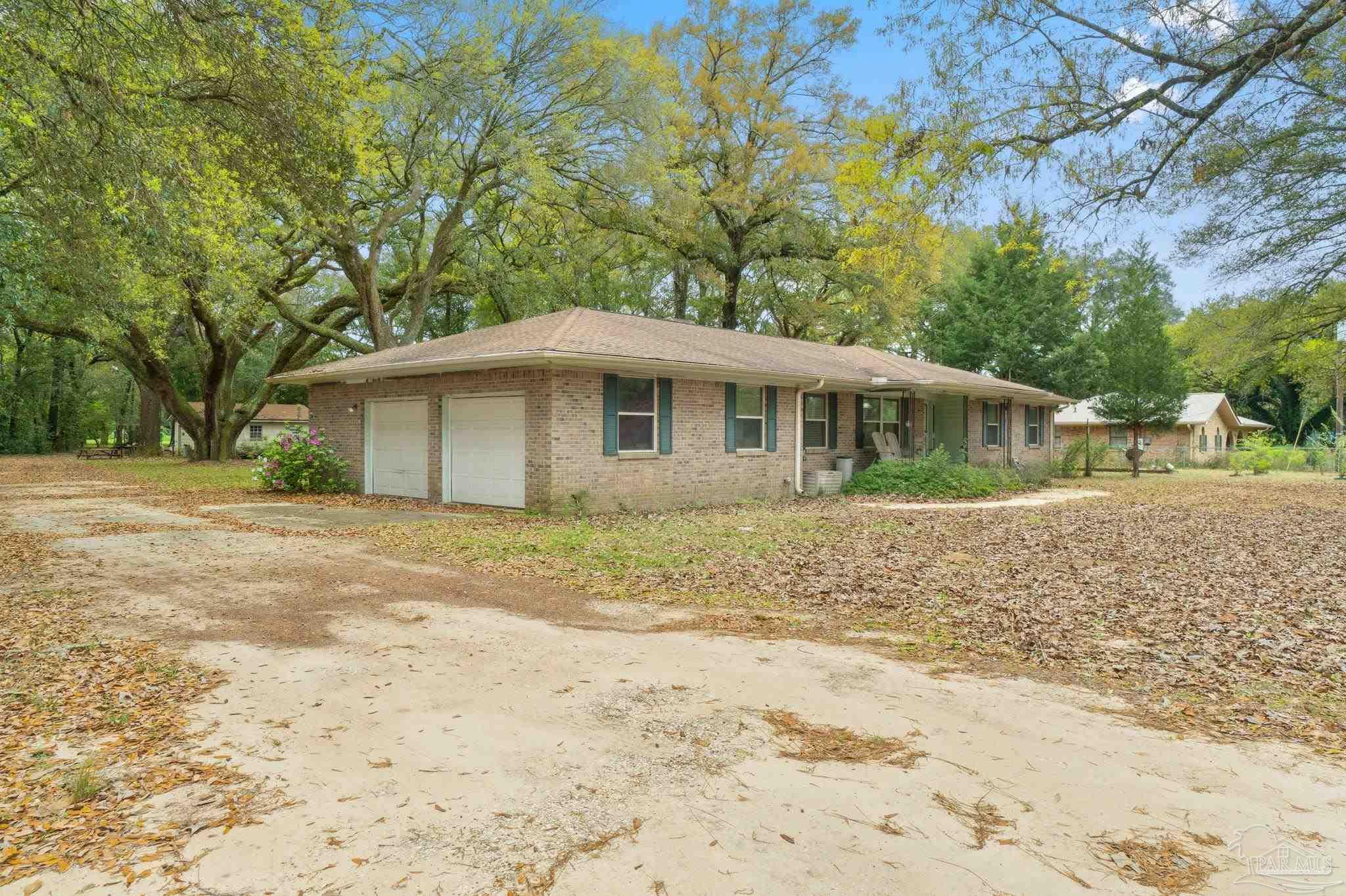 989 Van Pelt Ln