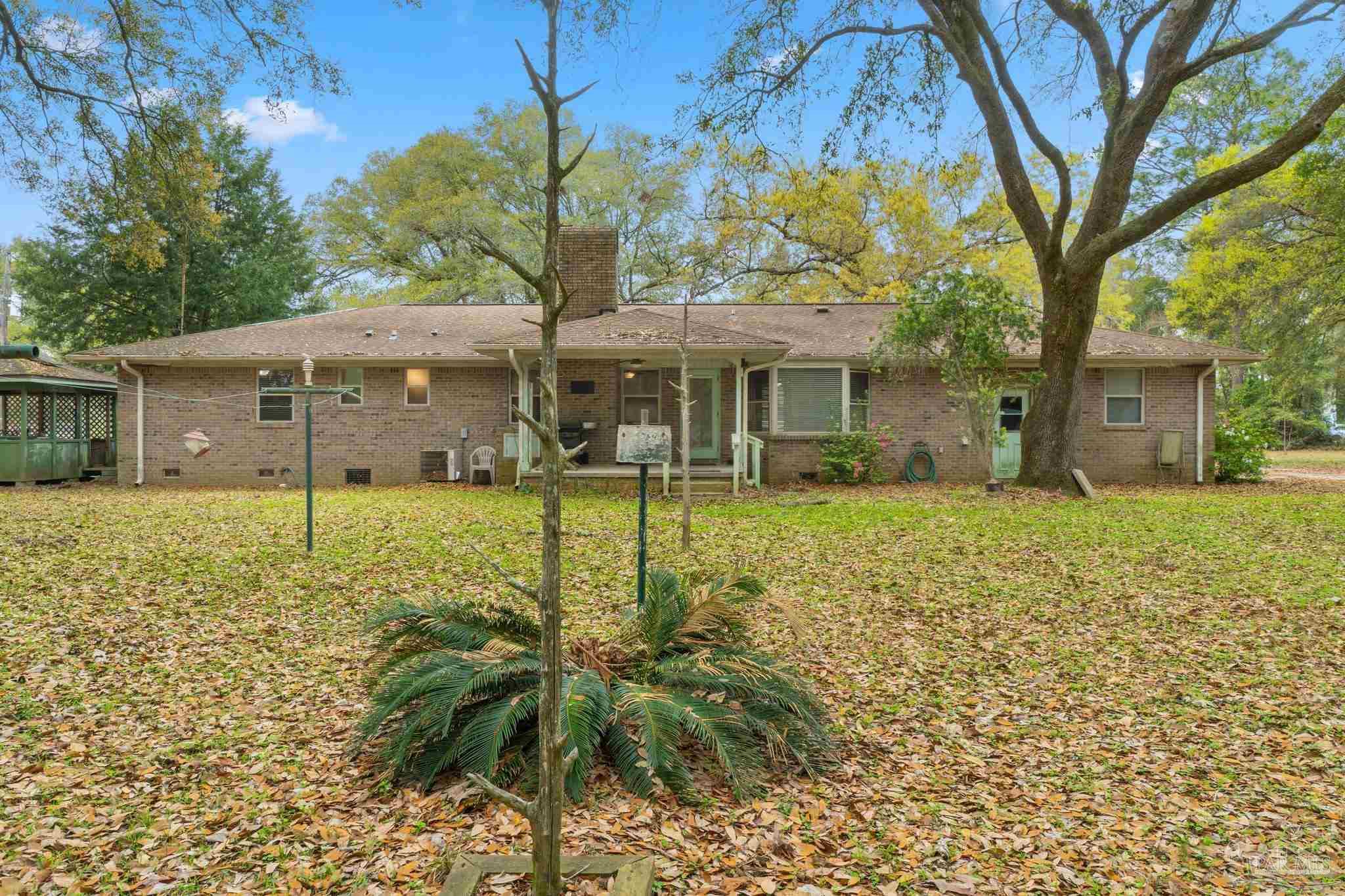 989 Van Pelt Ln