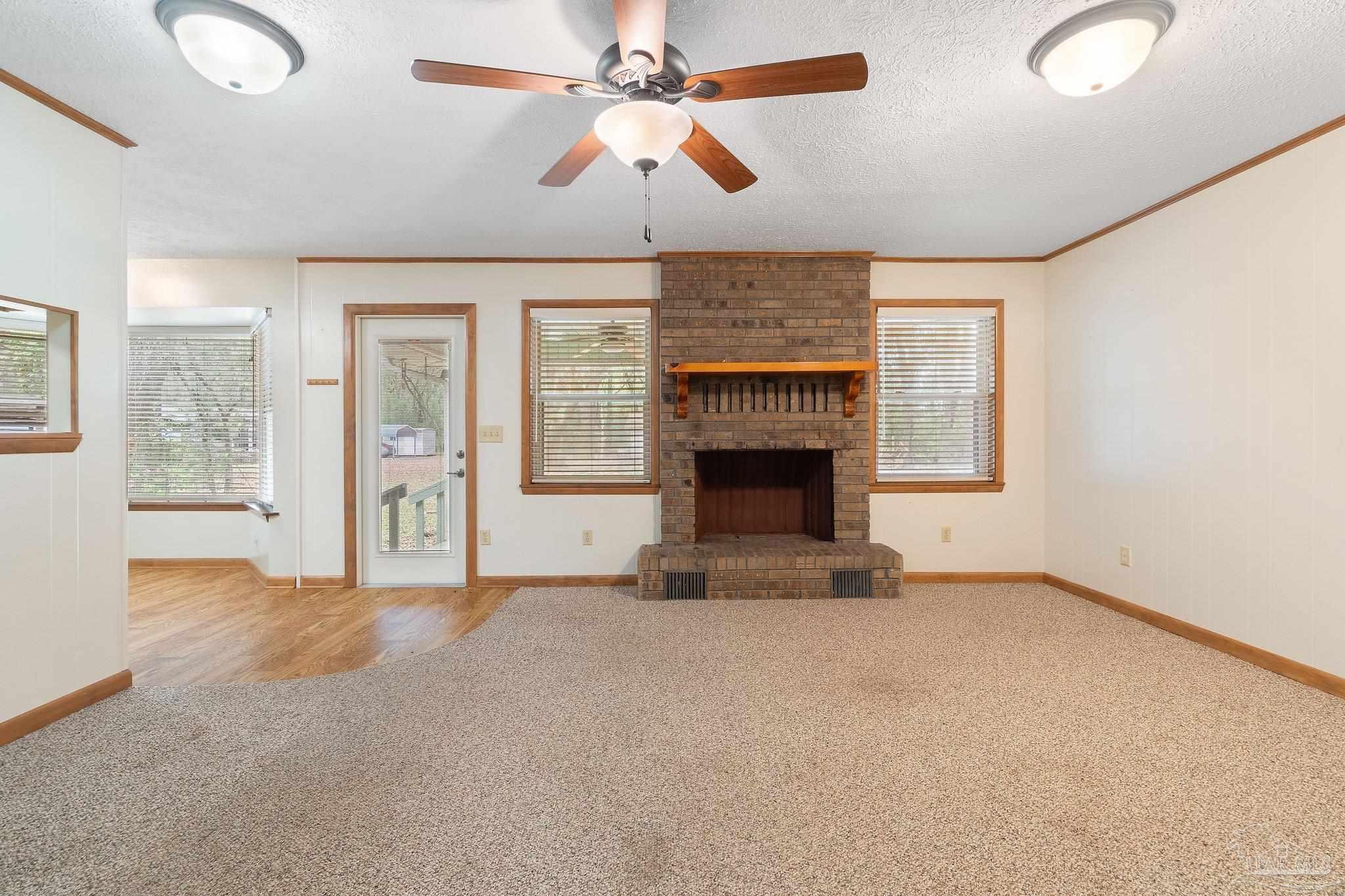 989 Van Pelt Ln