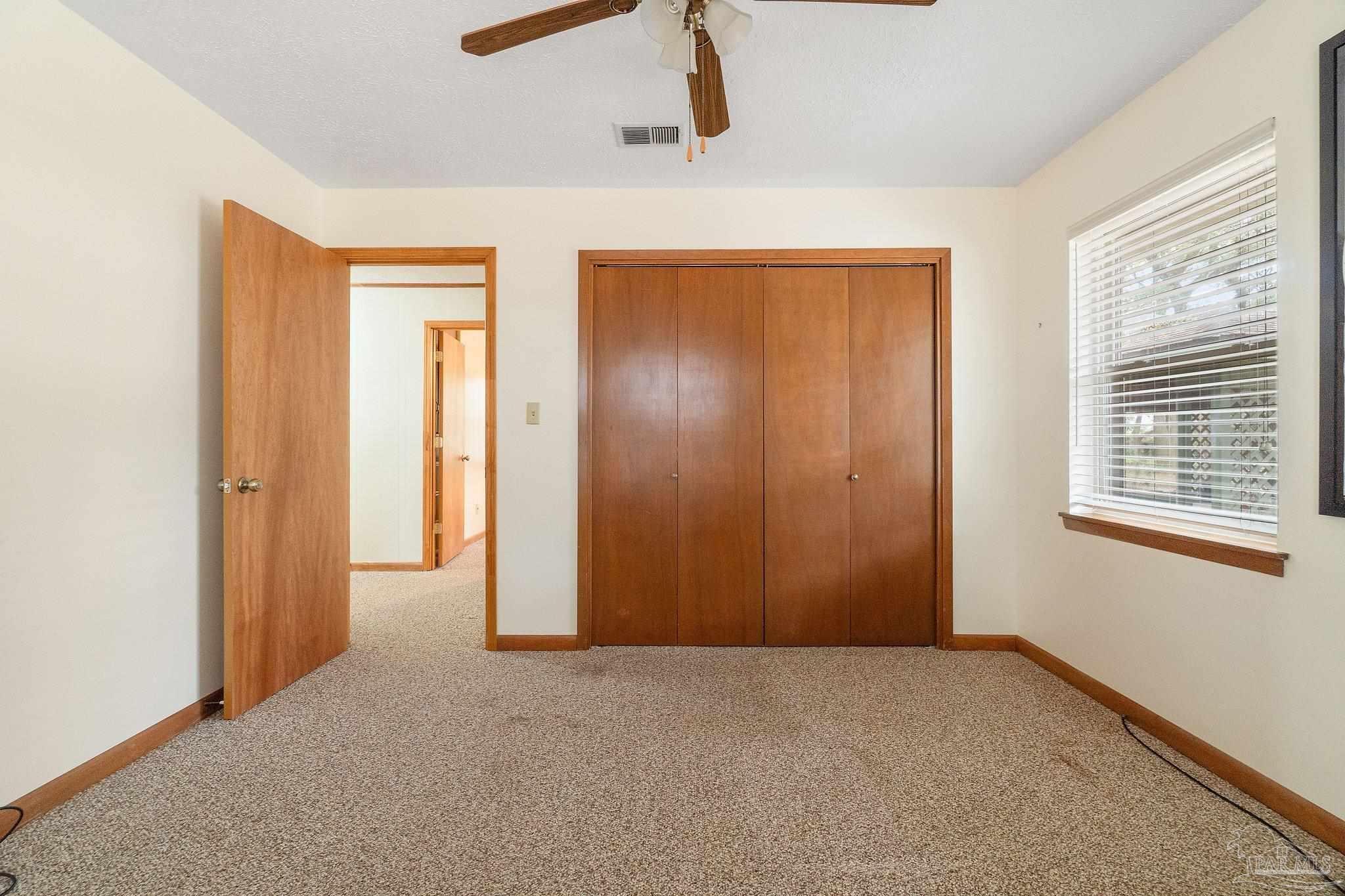 989 Van Pelt Ln