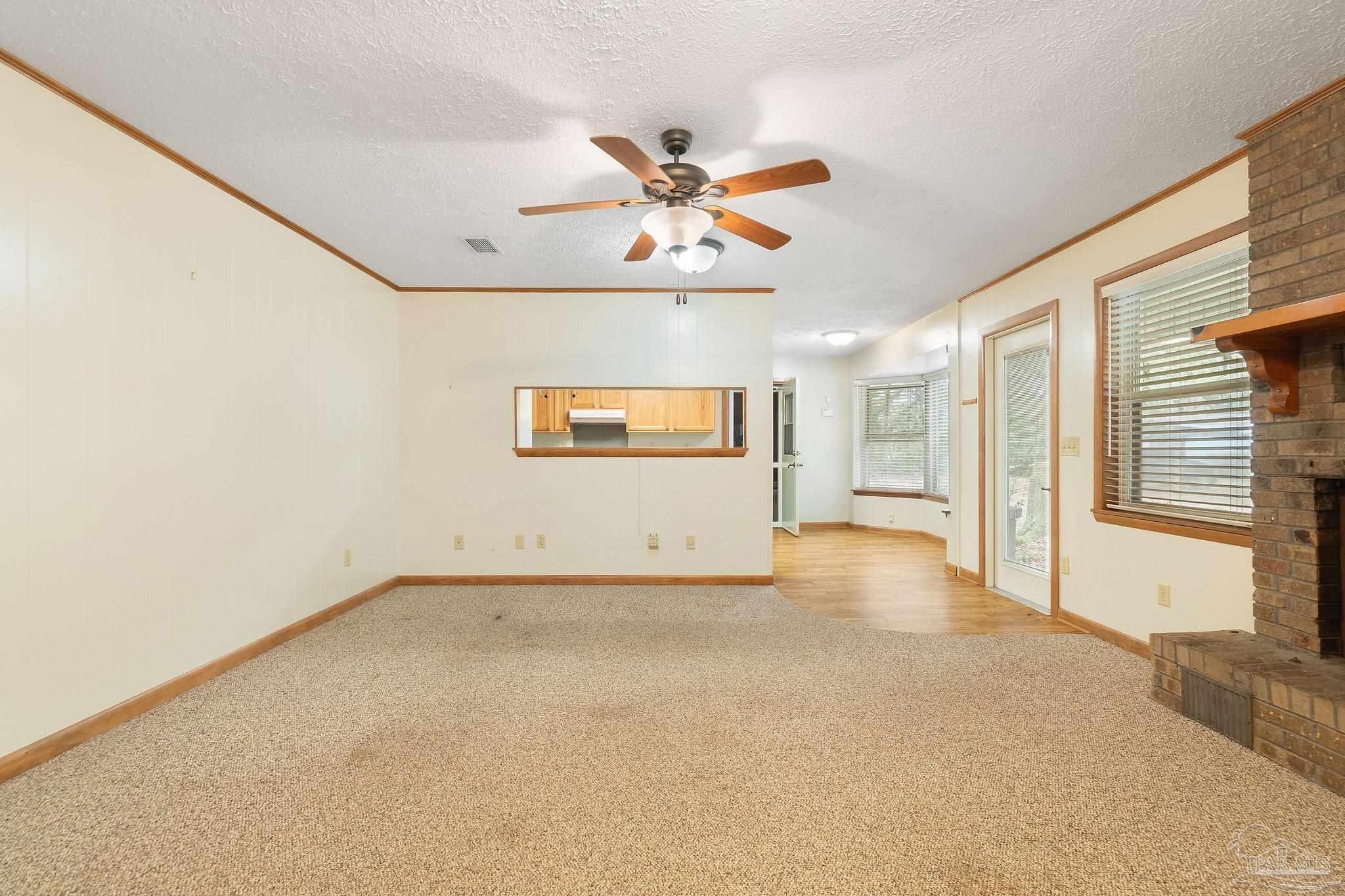 989 Van Pelt Ln