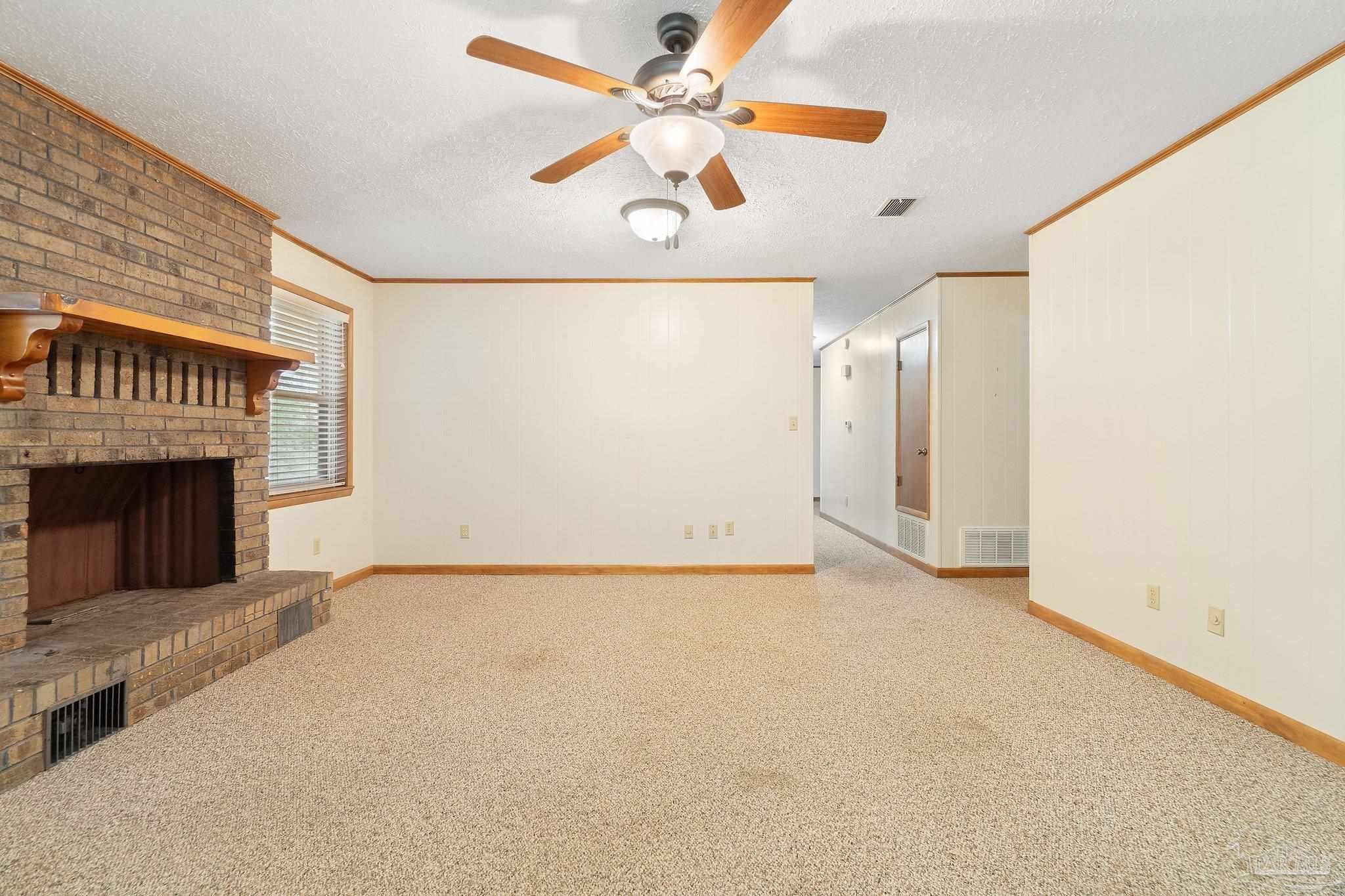 989 Van Pelt Ln