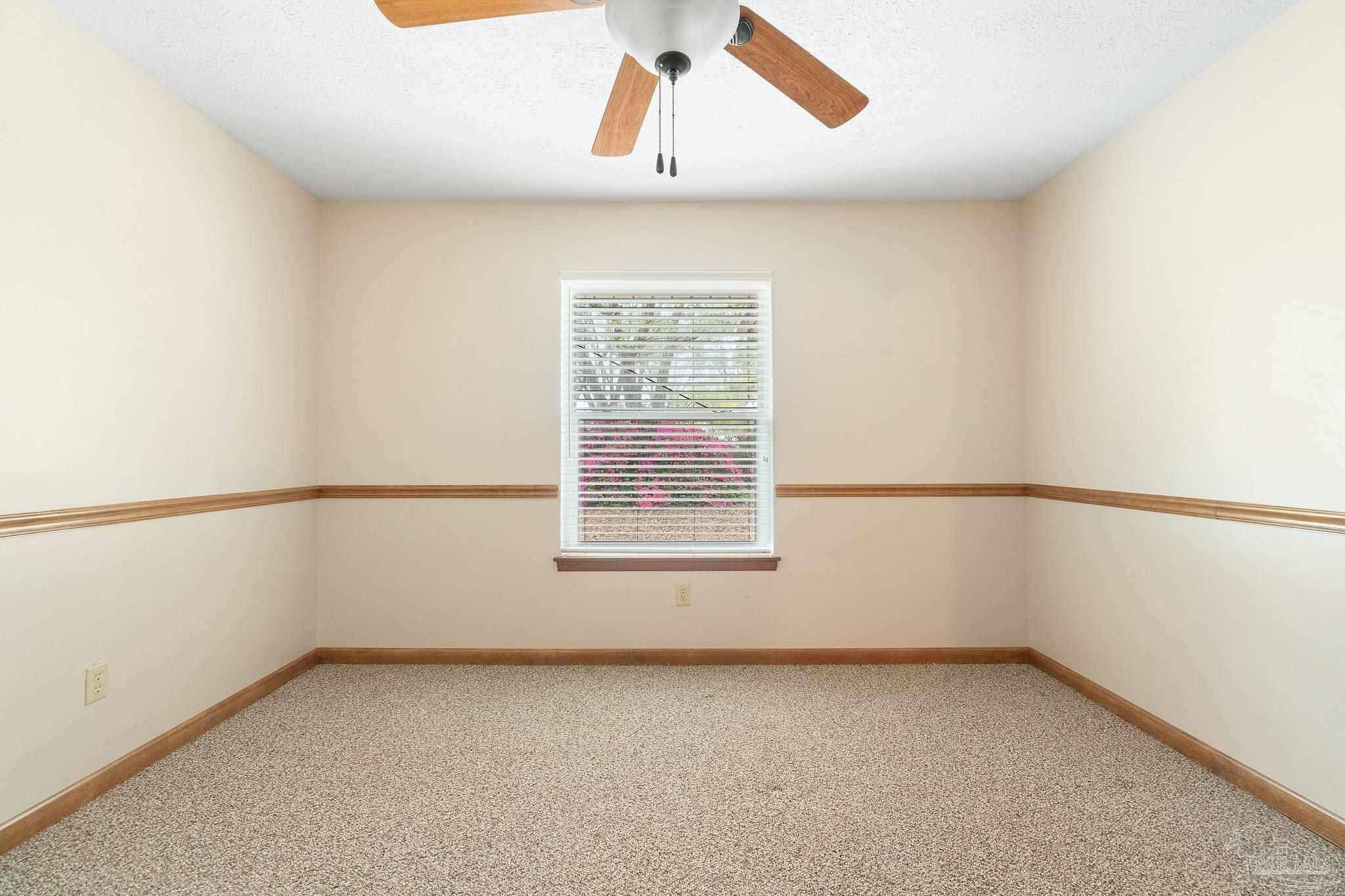 989 Van Pelt Ln